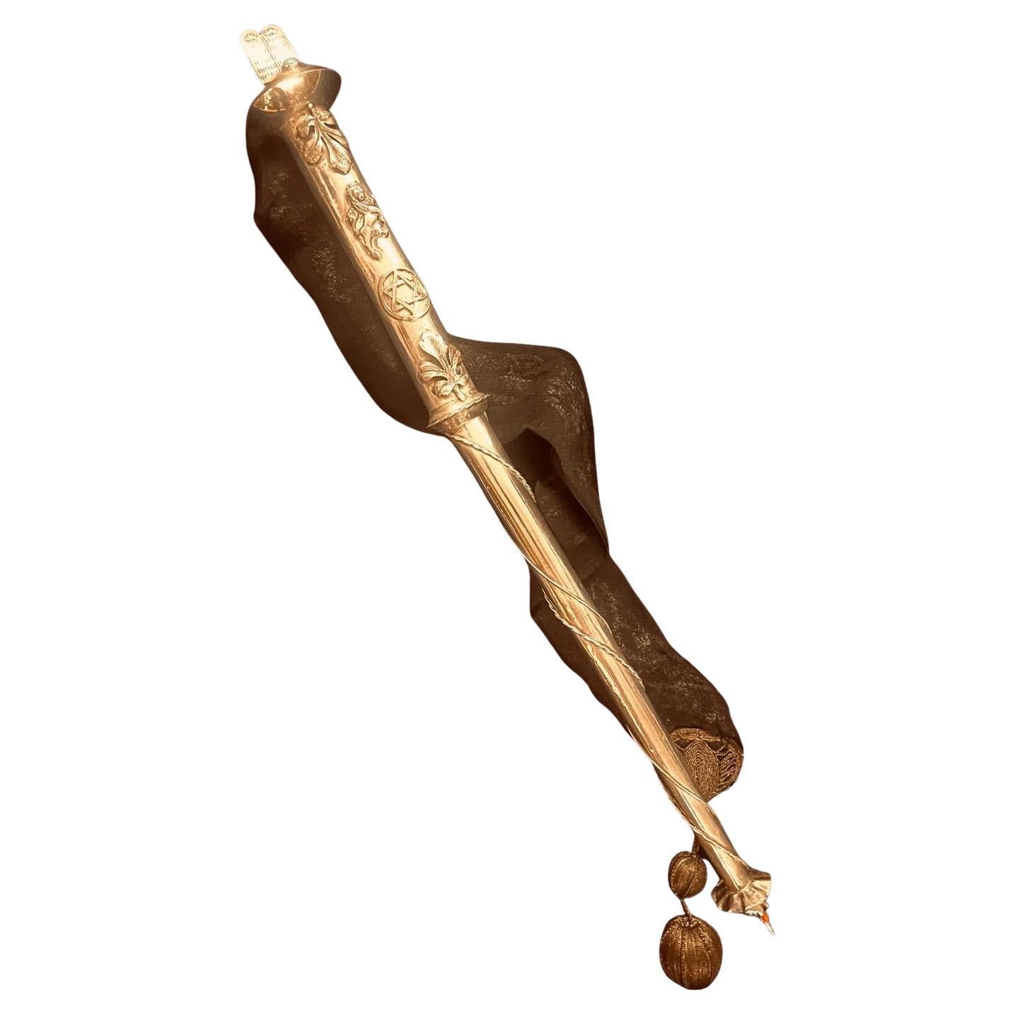 Antique Judaica 1786 Monumental Sterling Silver Torah Pointer Yad, 47 cm en vente