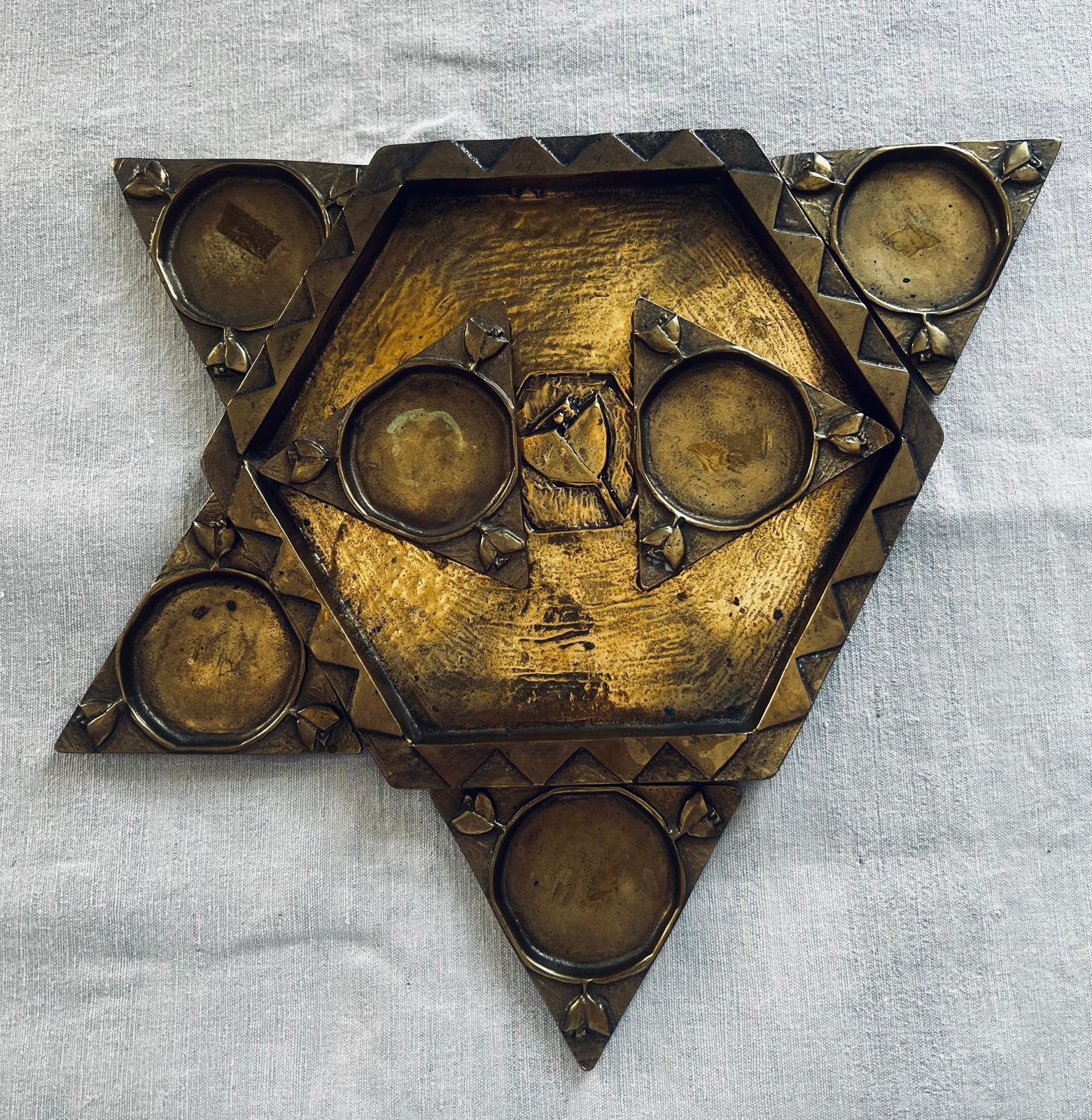 Hand-Crafted Antique Judaica Bronze Passover Seder Plate Vienna Art Deco 1890 Koloman Moser For Sale