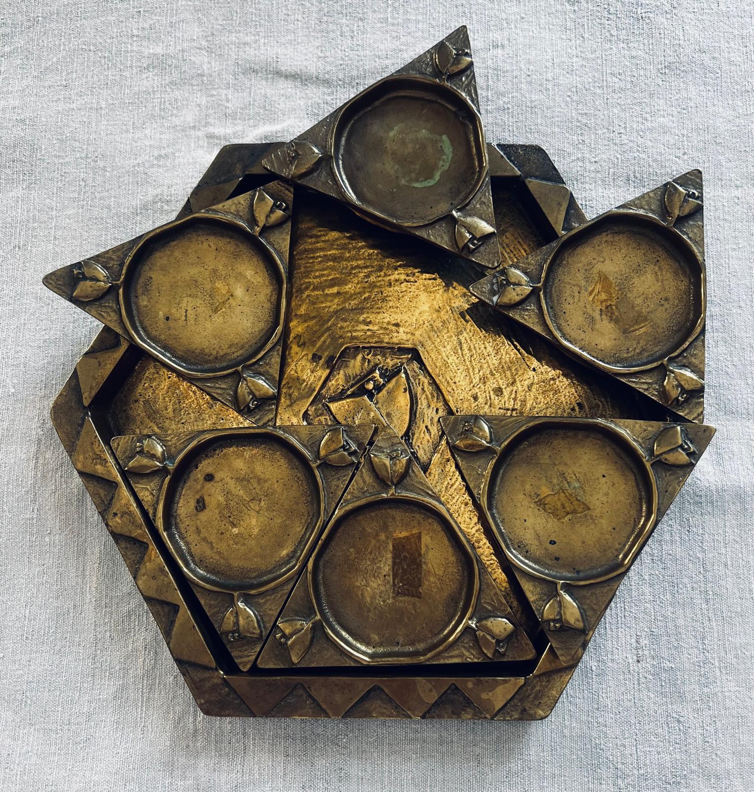 Antique Judaica Bronze Passover Seder Plate Vienna Art Deco 1890 Koloman Moser In Excellent Condition For Sale In Doha, QA