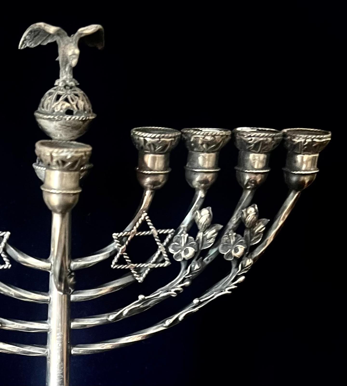 Argent Menorah judaïque ancien avec initiales gravées Wien C.M.v.R 19ème siècle en vente