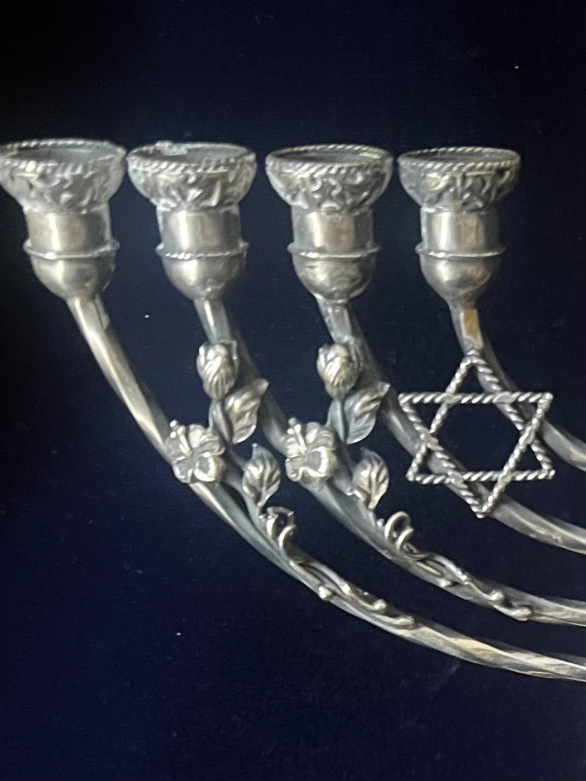 Menorah judaïque ancien avec initiales gravées Wien C.M.v.R 19ème siècle Bon état - En vente à Doha, QA