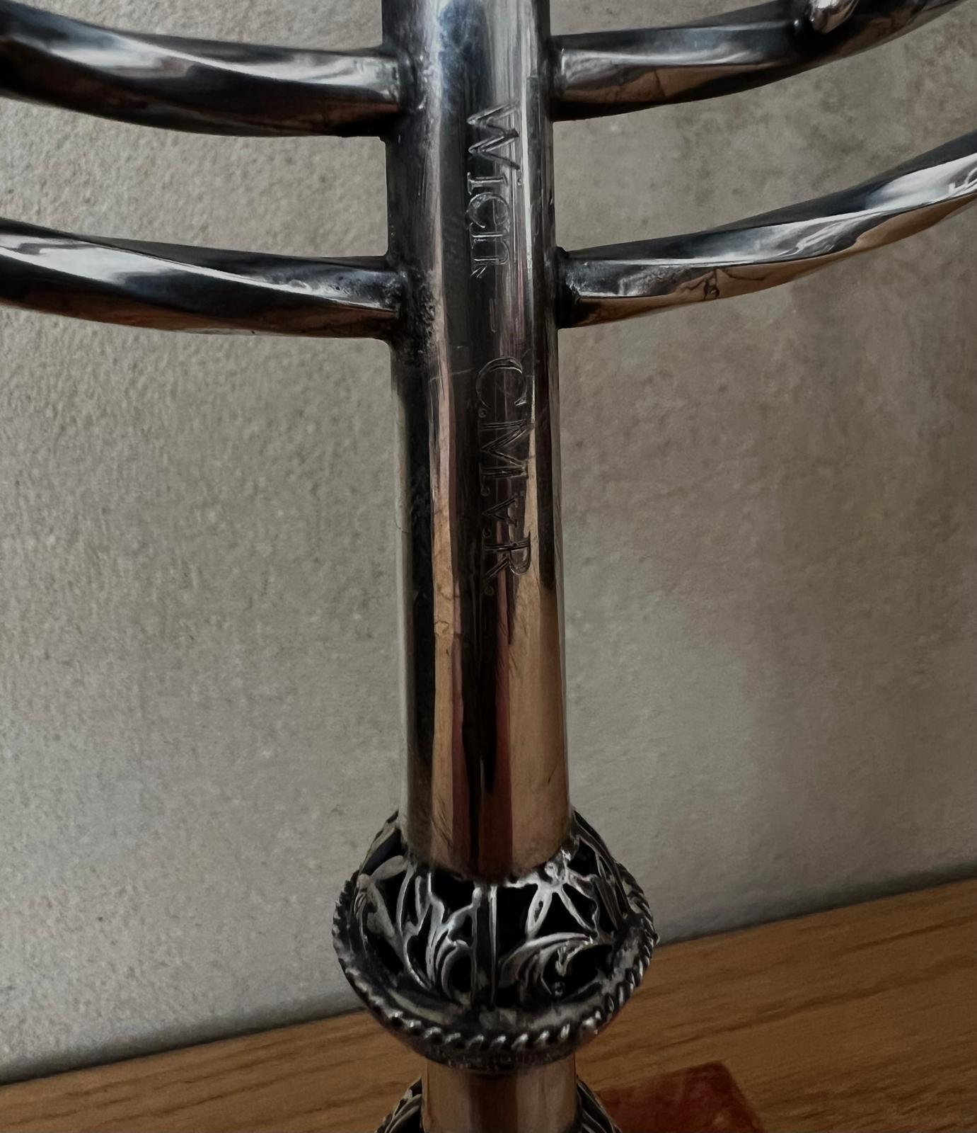 Menorah judaïque ancien avec initiales gravées Wien C.M.v.R 19ème siècle en vente 5