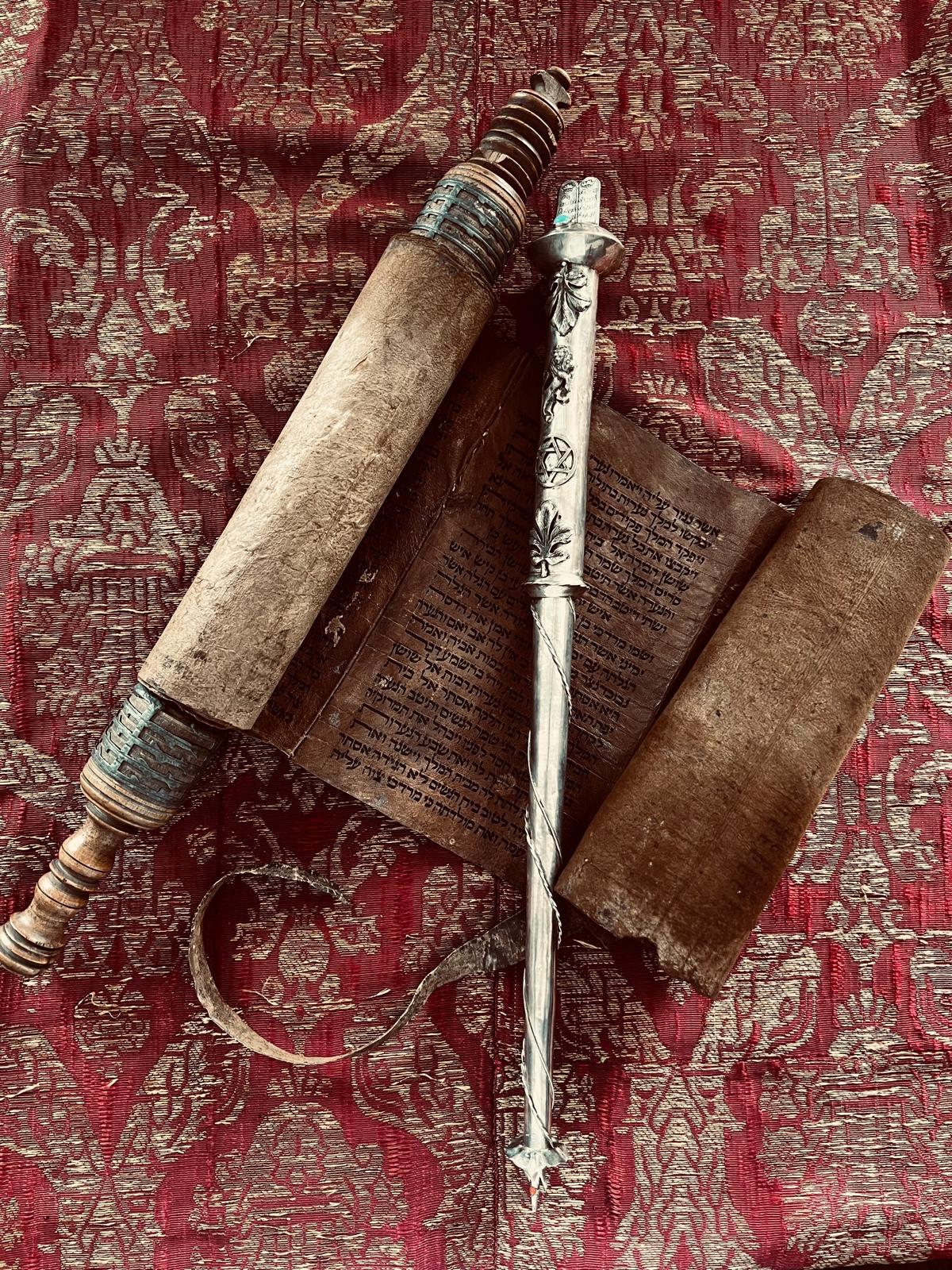 Antique Judaica Torah Esther Scroll Pre-Expulsion Iberian Peninsula Spain 1470 For Sale 3
