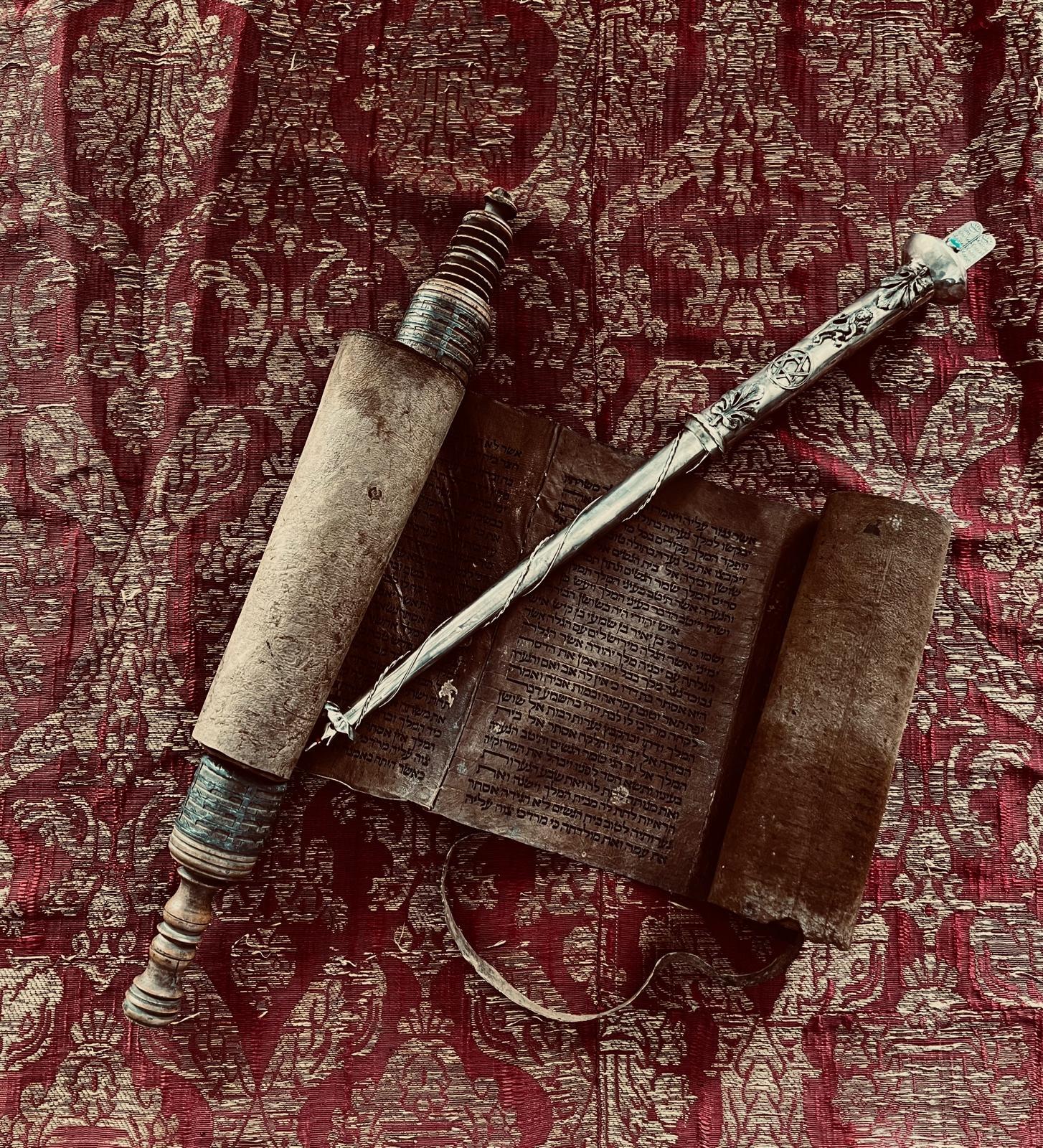 Antique Judaica Torah Esther Scroll Pre-Expulsion Iberian Peninsula Spain 1470 In Good Condition For Sale In Doha, QA