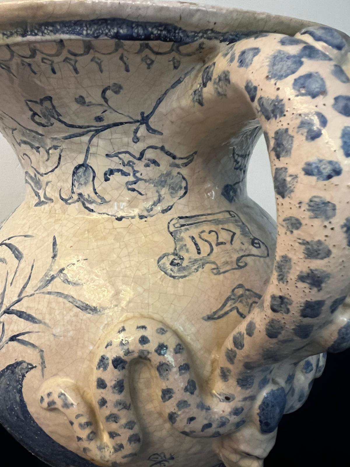 Grande cruche judaïque ancienne en céramique pour vins et eau avec images allégoriques en vente 4