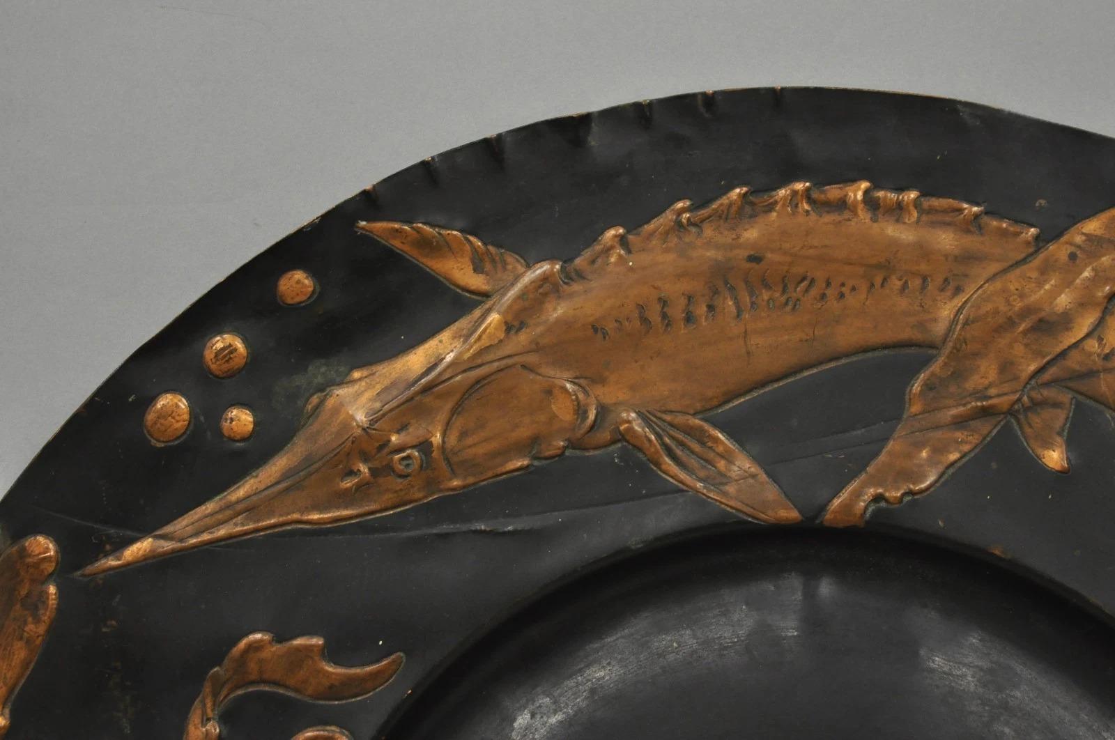 Antico piatto da portata in rame figurato Jugendstil con pesce di Steinicken & Lohr in vendita 1