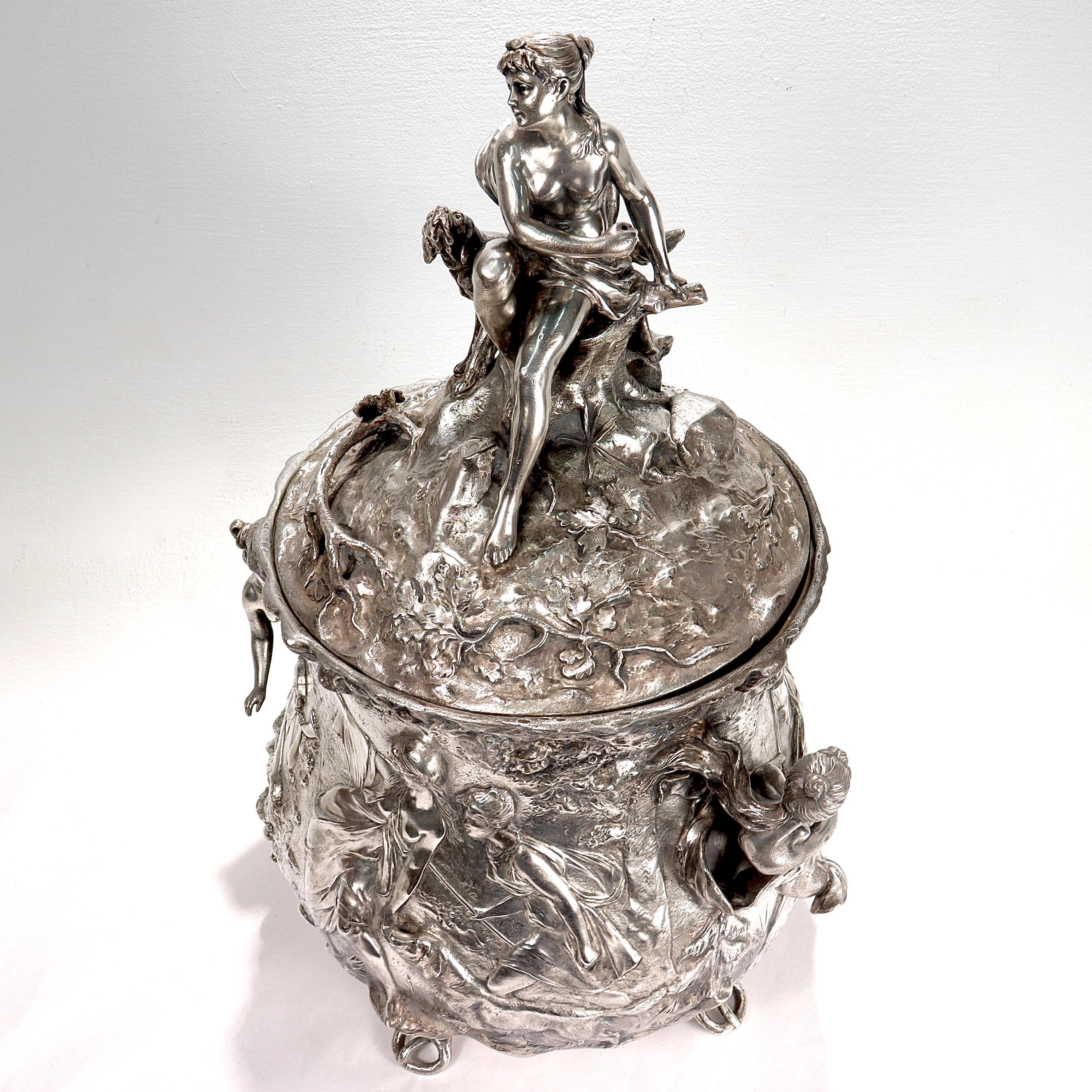 Bol à punch ou soupière antique Jugendstil W.M.F. en métal argenté avec une scène de chasse en vente 2