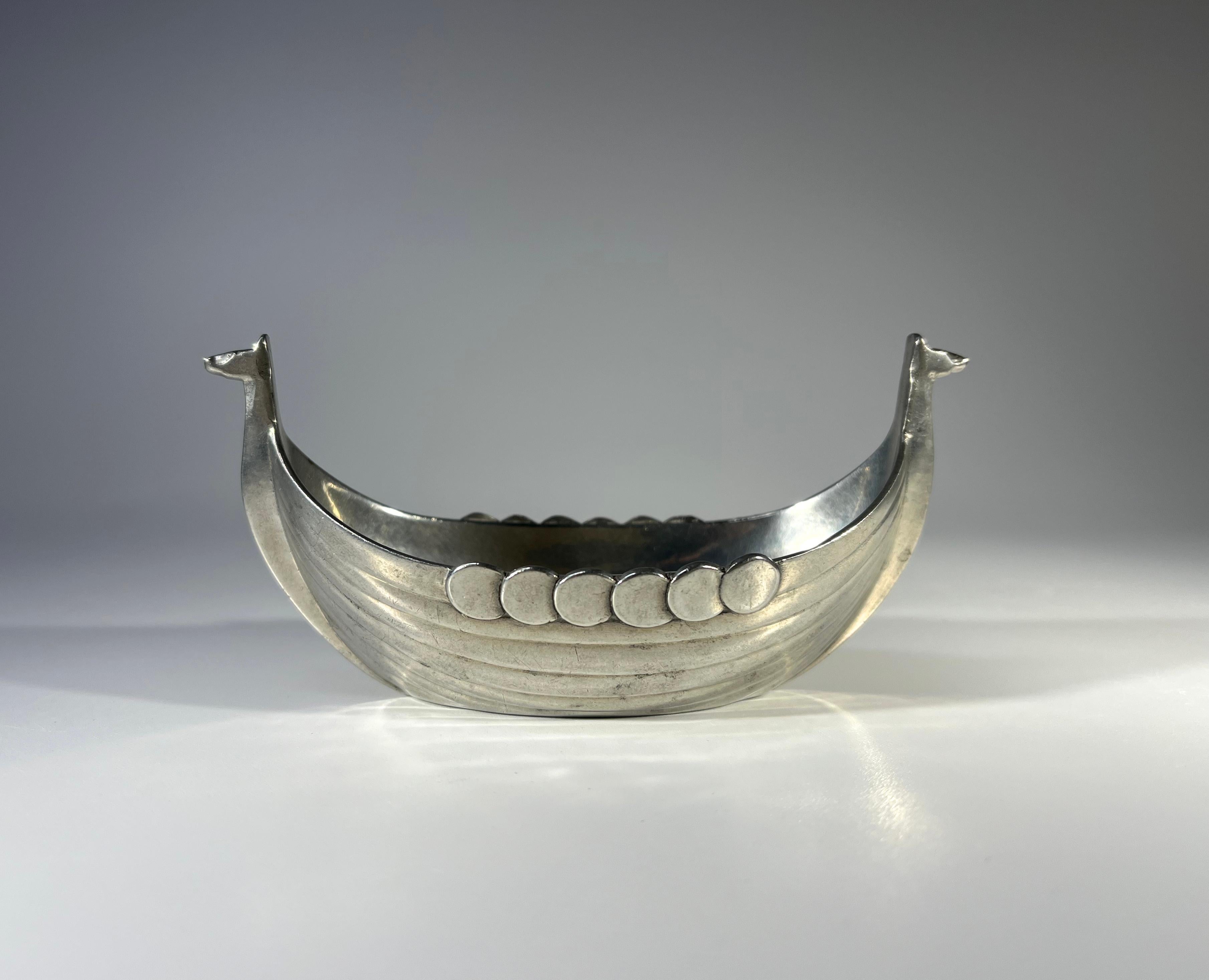 Antigüedades Just Andersen, Dinamarca. Sal de barco vikingo de peltre nº 1109 Danés en venta