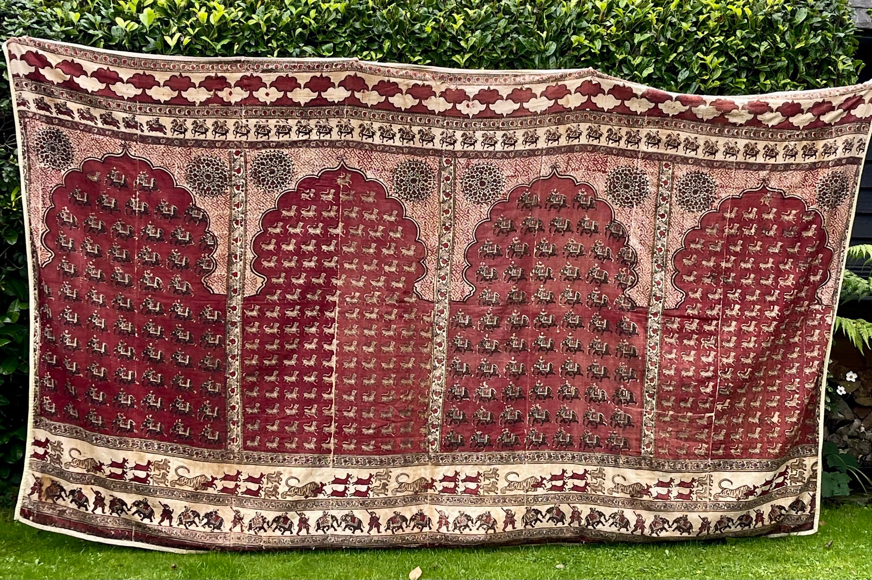 Antike Kalamkari-Zelttafel mit Blockdruck im Zustand „Gut“ im Angebot in Canterbury, GB