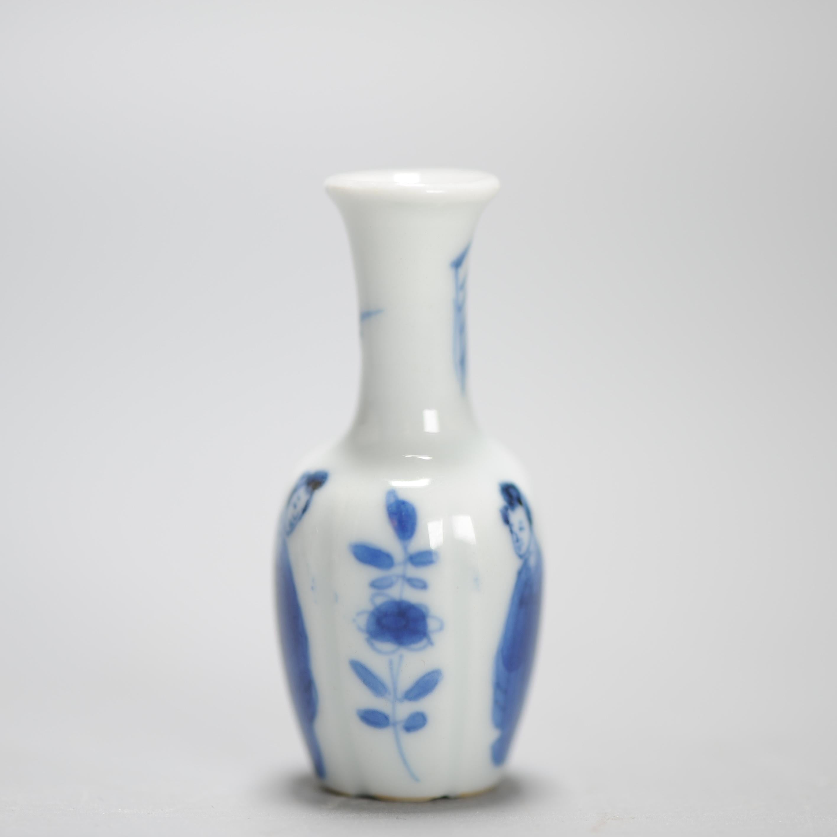 Antike Kangxi Chinesisch Porzellan Puppenhaus Vase Miniatur Perfekter Zustand im Zustand „Gut“ im Angebot in Amsterdam, Noord Holland
