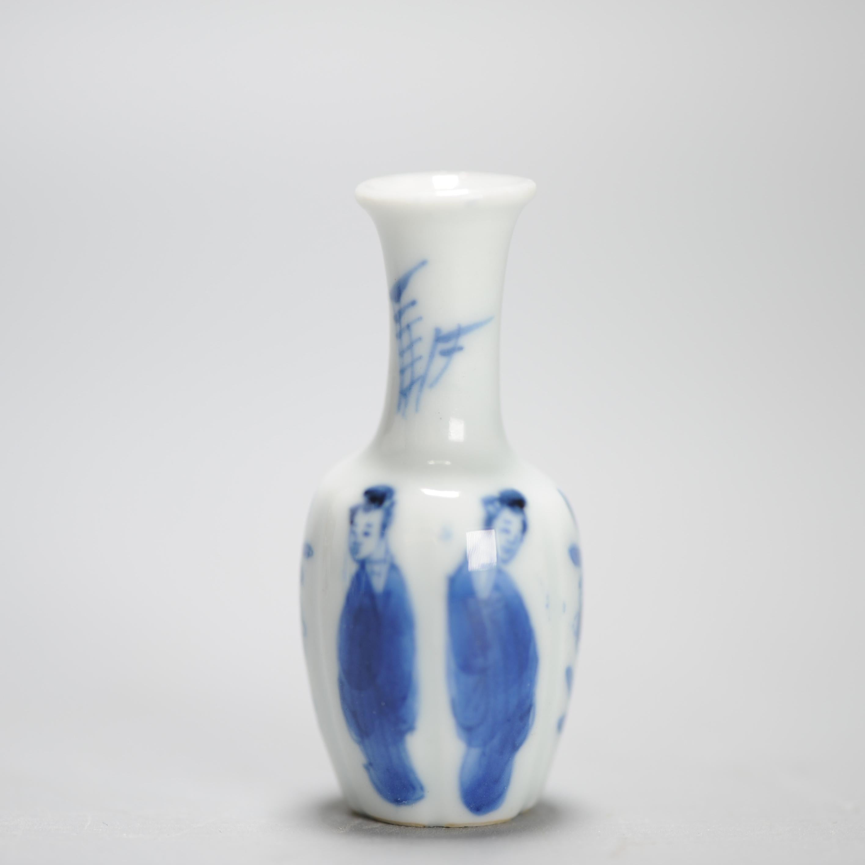 Antike Kangxi Chinesisch Porzellan Puppenhaus Vase Miniatur Perfekter Zustand im Angebot 1