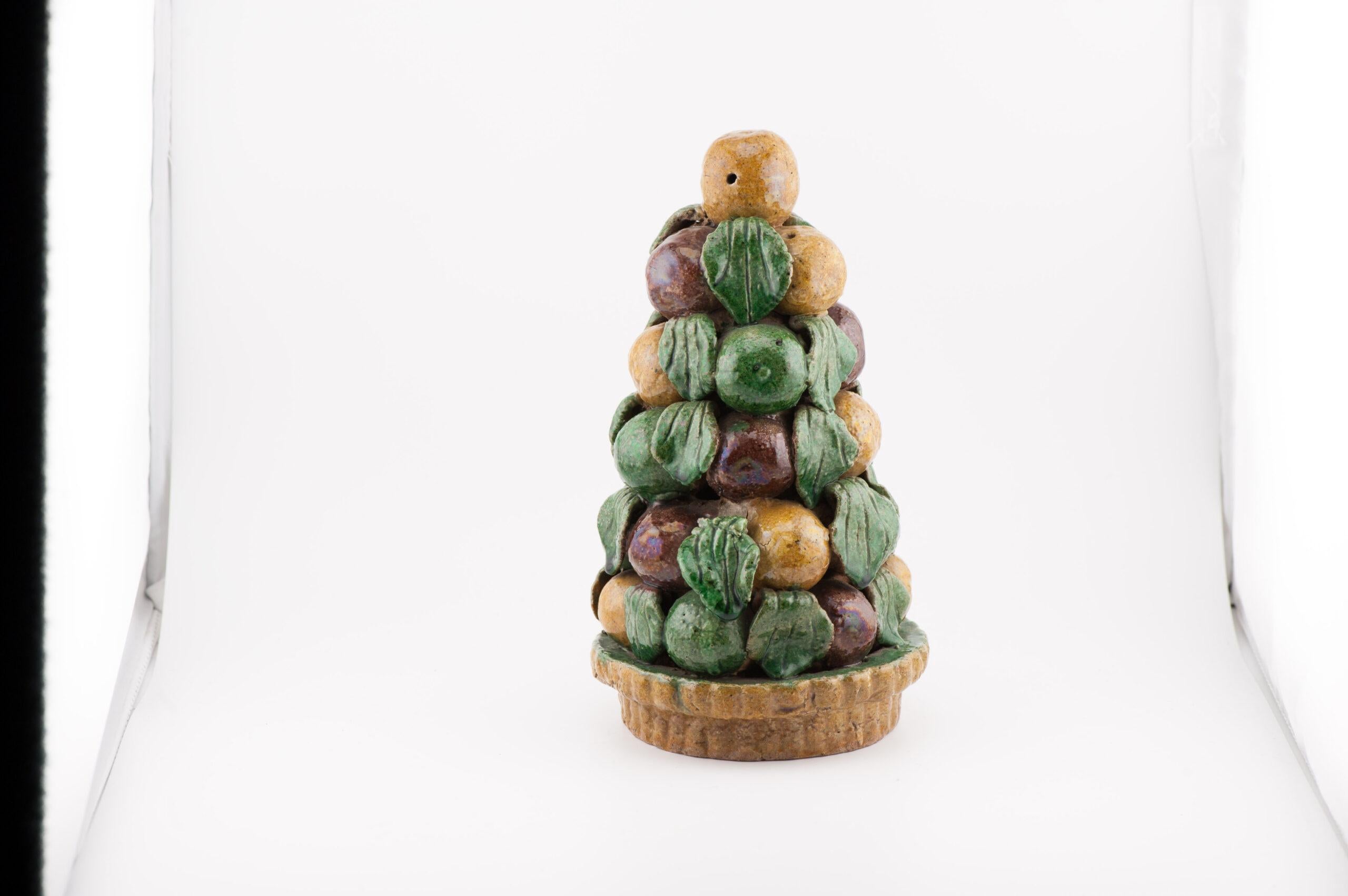 Sharing with you this amazing Chinese Kangxi period temple fruit pyramid in famille verte palette. Each fruit is moulded individually and stacked in a traditional pyramid. Kangxi fruit stacks were used as fruit offerings in a home or temple altar,