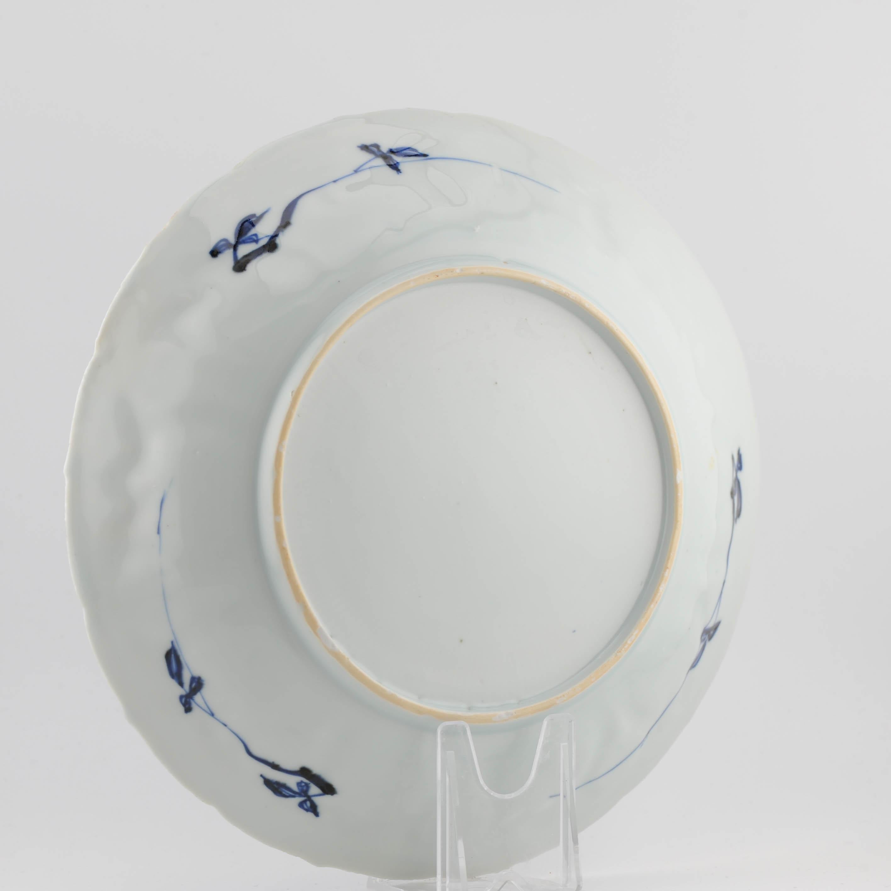 Plat Pagode figuratif en porcelaine chinoise bleu et blanc de la période Kangxi en vente 6