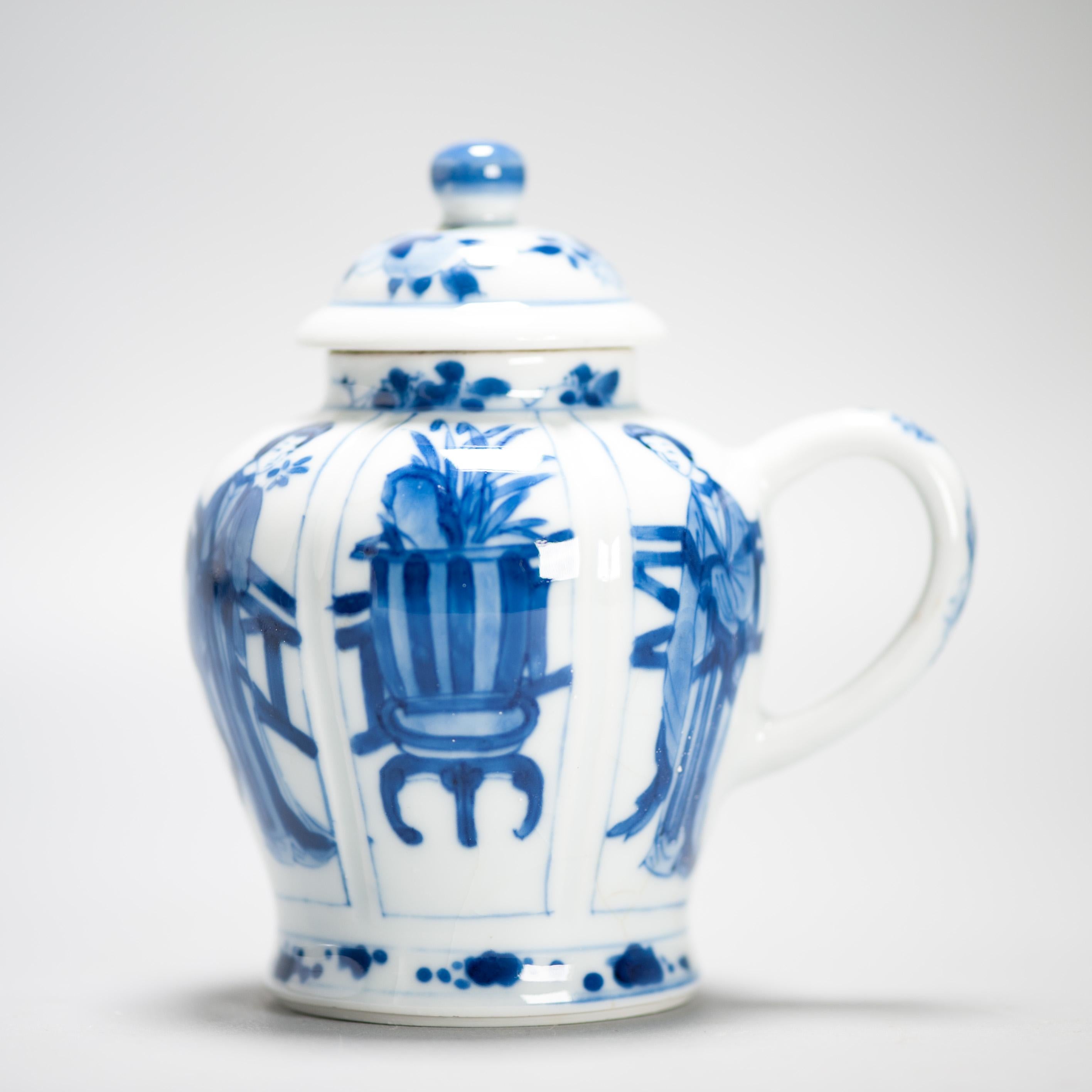 Chinois Ancienne jarre à moutarde en porcelaine chinoise de la période Kangxi, pour femmes élégantes CHina en vente