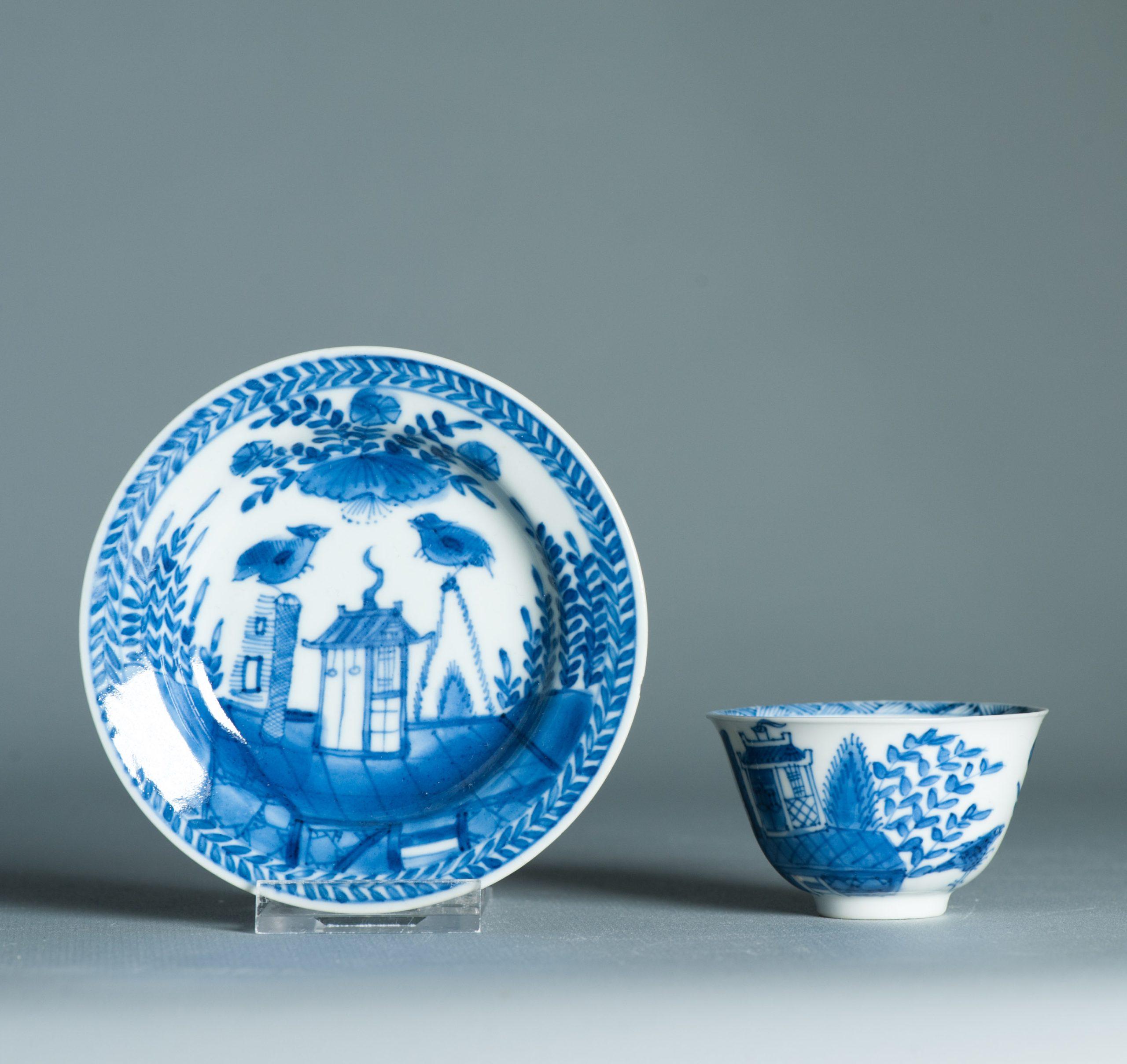 Sharing with you this lovely tea set in Blue and white. Very thinly potted porcelain, the light shines trough.
Kangxi period pieces in underglaze blue. Both with a the well known Cuckoo in the House scene.
The cup marked with double fishes