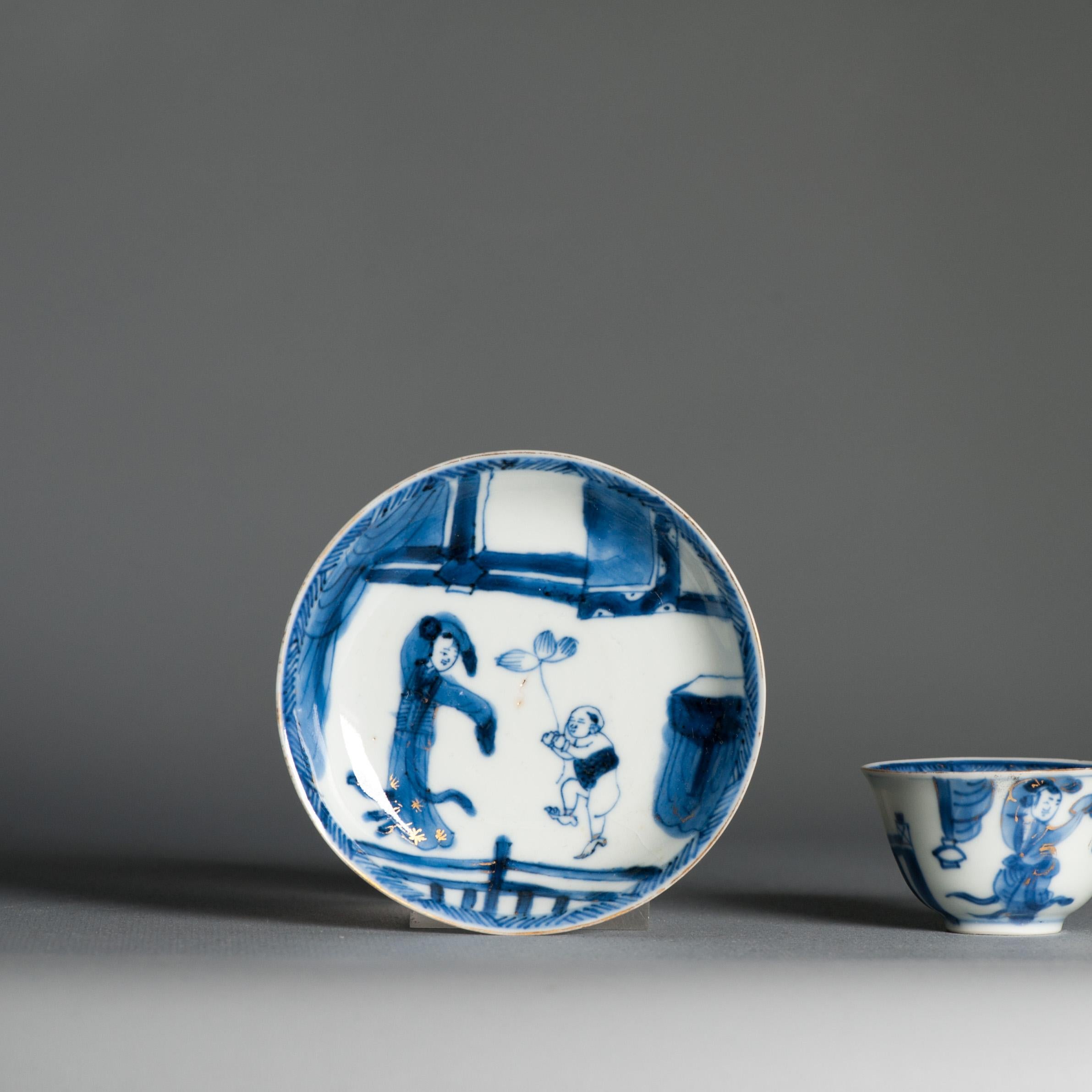 Fino al XVIII secolo Antico set da tè in porcellana cinese del periodo Kangxi a vaso sottile Pagode figurata in vendita