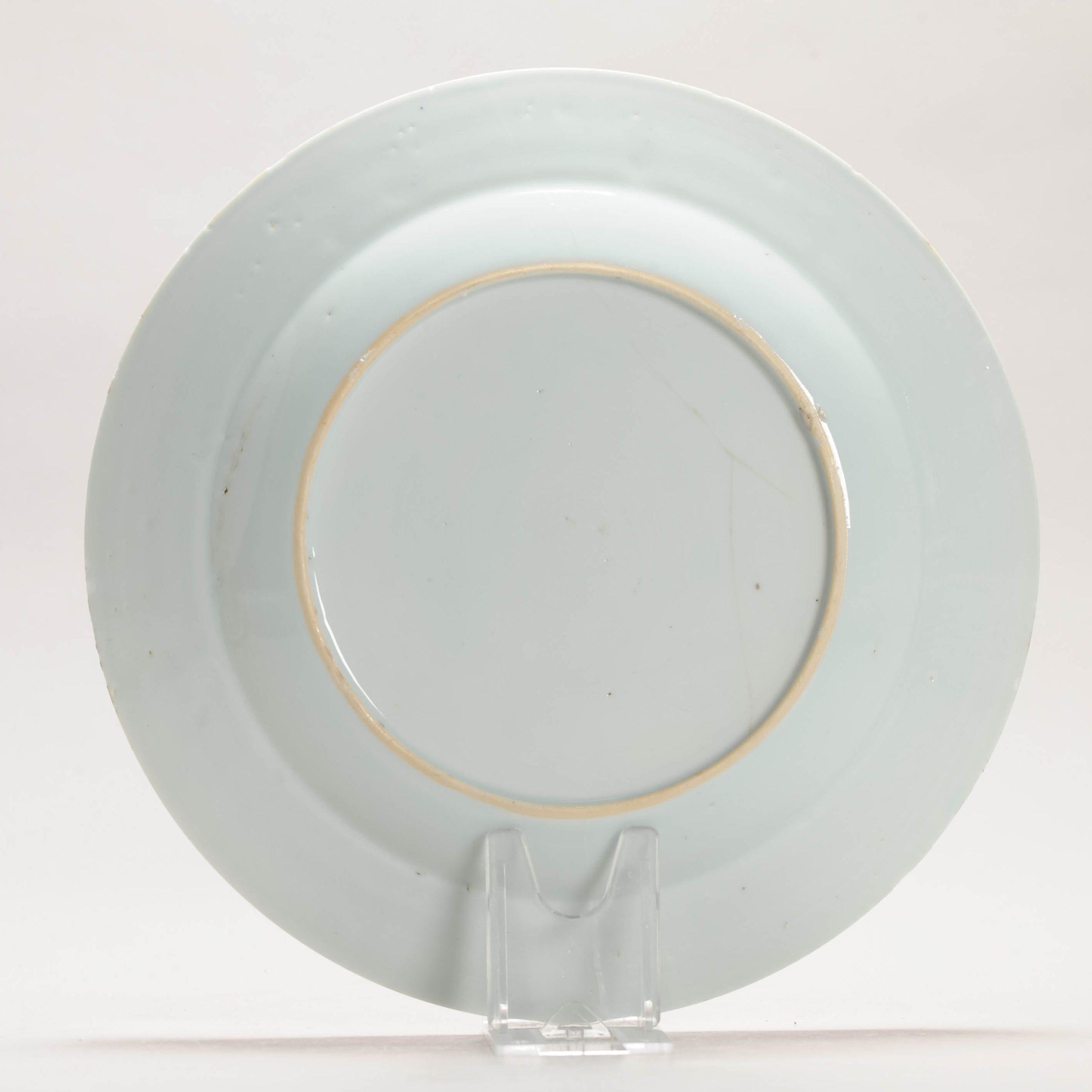 Antiguo plato de porcelana china Jardín de flores del periodo Kangxi/Yongzheng Qing en Bueno estado para la venta en Amsterdam, Noord Holland