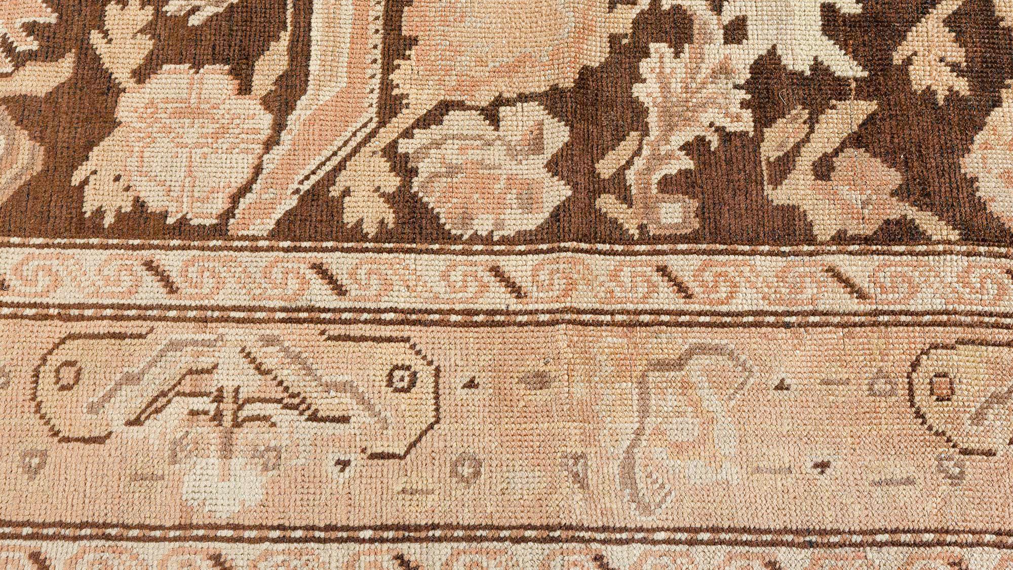 Doris Leslie Blauer antiker Karabagh Botanic Brauner handgefertigter Wollteppich in Botanic Brown im Angebot 1