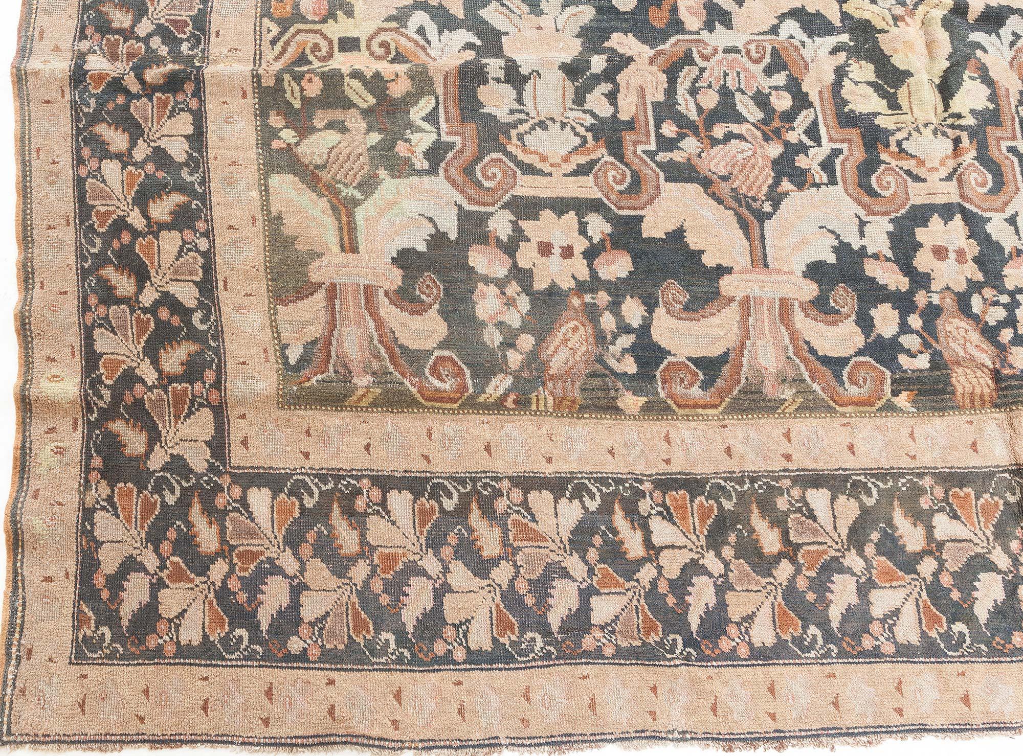Antiker Karabagh-Teppich Doris Leslie Blau im Zustand „Gut“ im Angebot in New York, NY