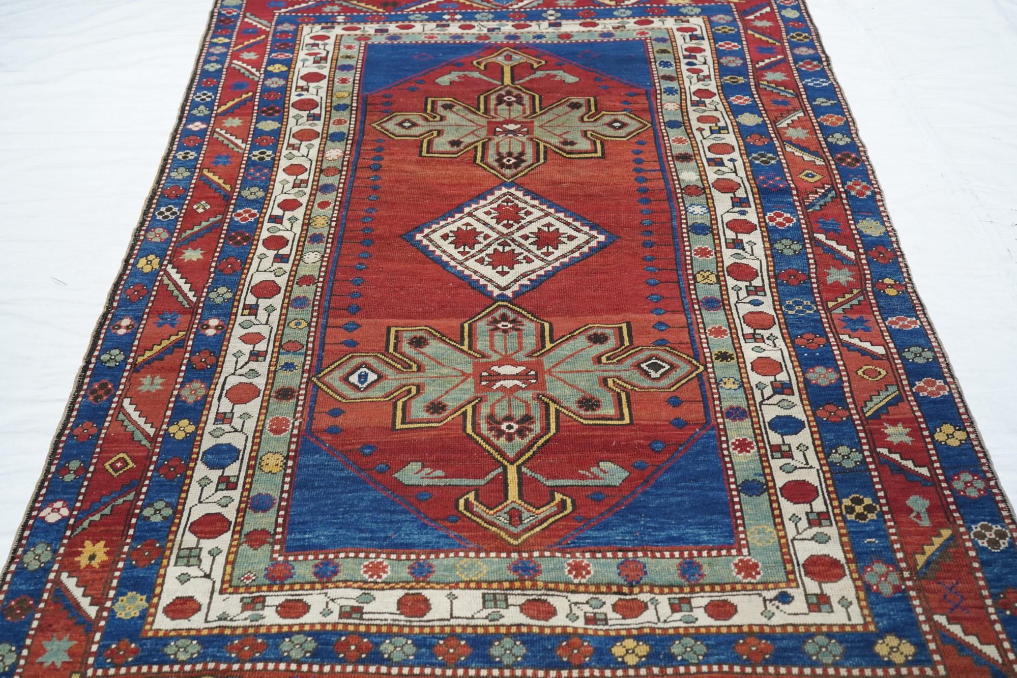 Antiker Karabagh Kazak Teppich 5'0