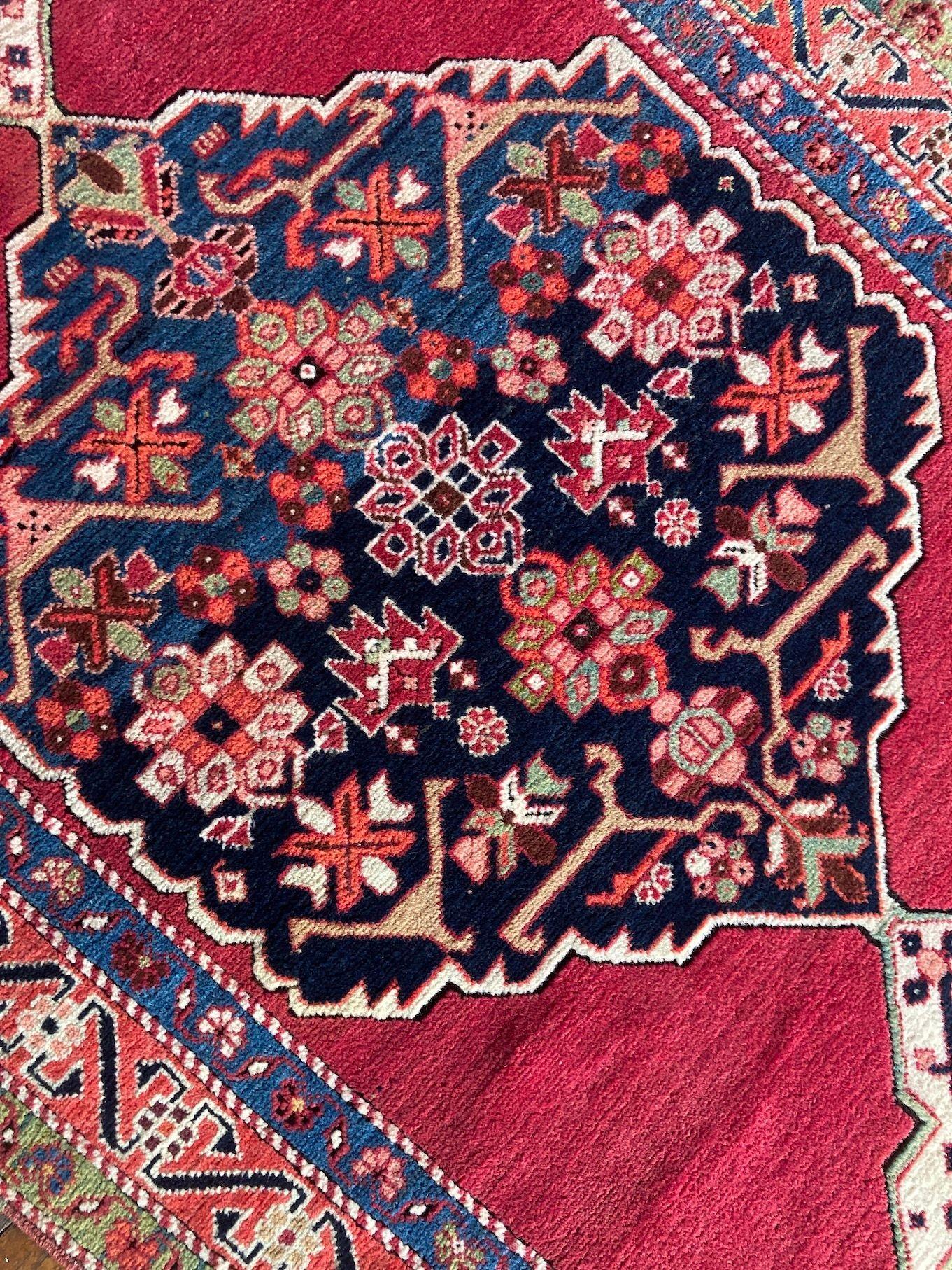 Antiker langer Karabagh-Teppich 2,97 m x 1,17 m im Angebot 5
