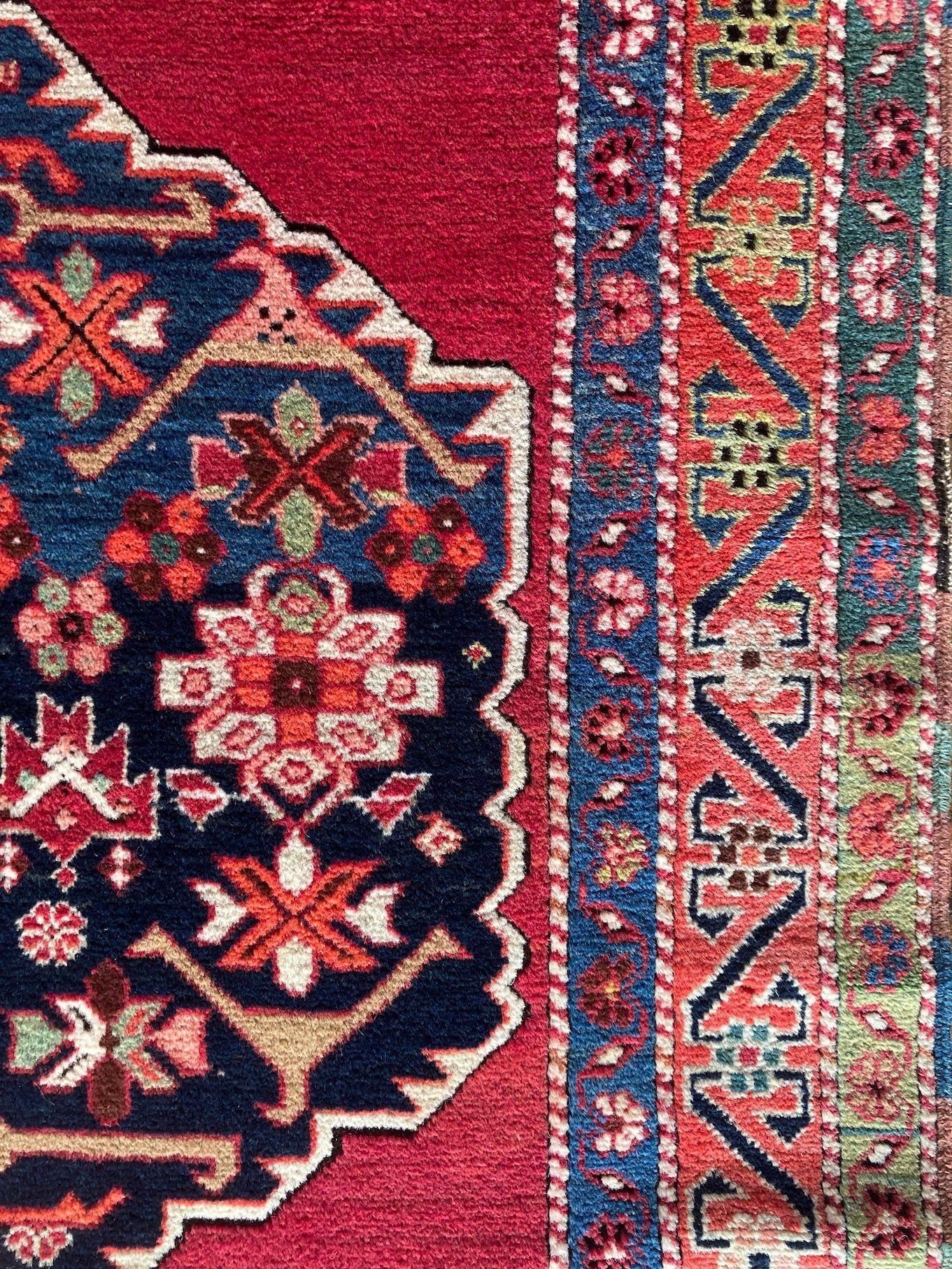 Antiker langer Karabagh-Teppich 2,97 m x 1,17 m im Angebot 10