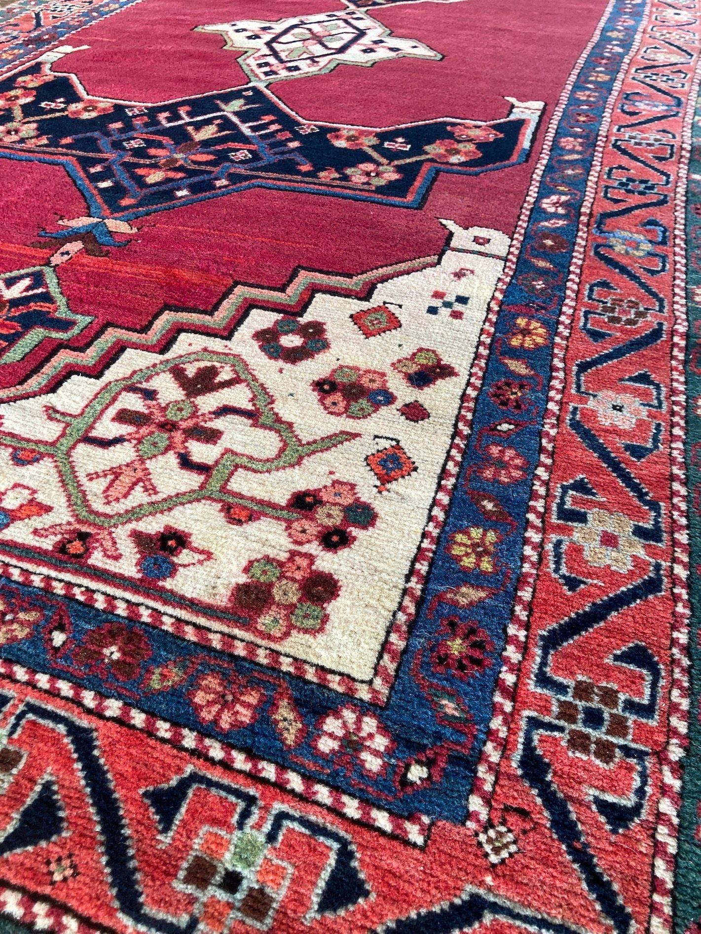 Antiker langer Karabagh-Teppich 2,97 m x 1,17 m im Angebot 3