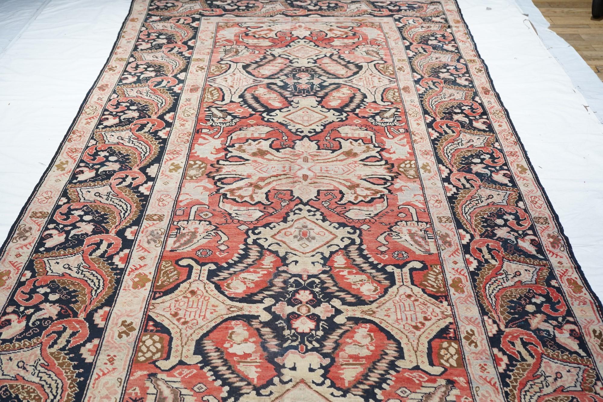 Antiker Karabagh-Teppich, um 1890 im Angebot 2