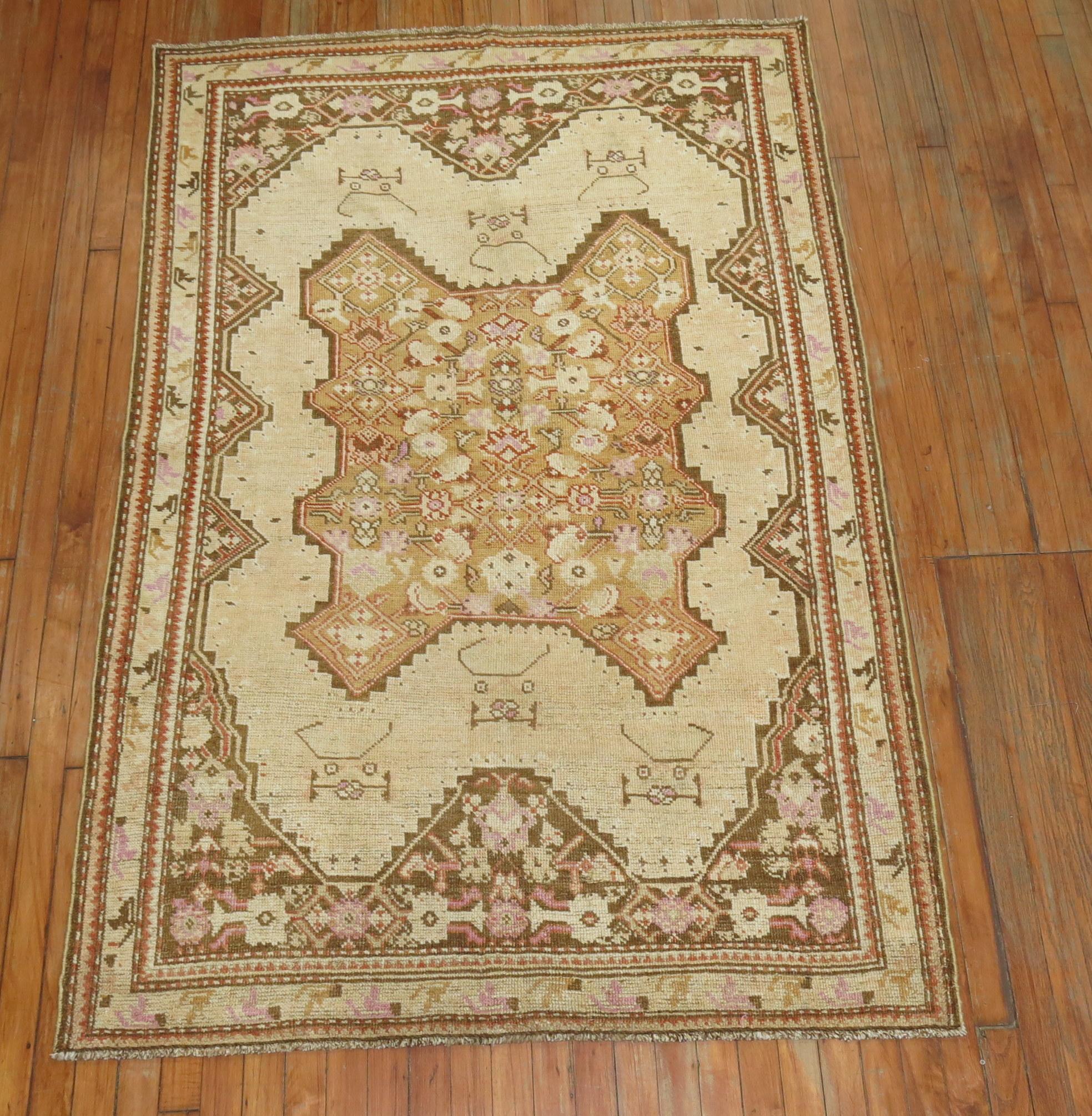 Antique Karabagh Rug In Good Condition For Sale In New York, NY