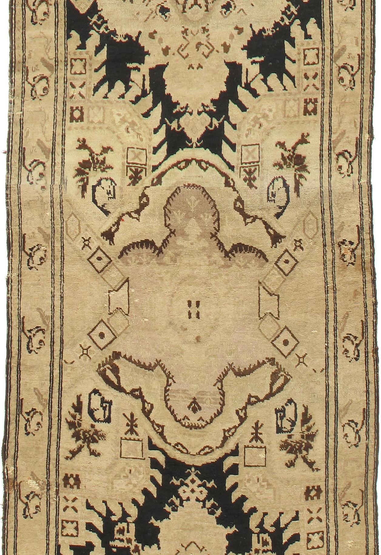 Antiker Karabagh-Läufer  3'7x 18'9 (20. Jahrhundert) im Angebot