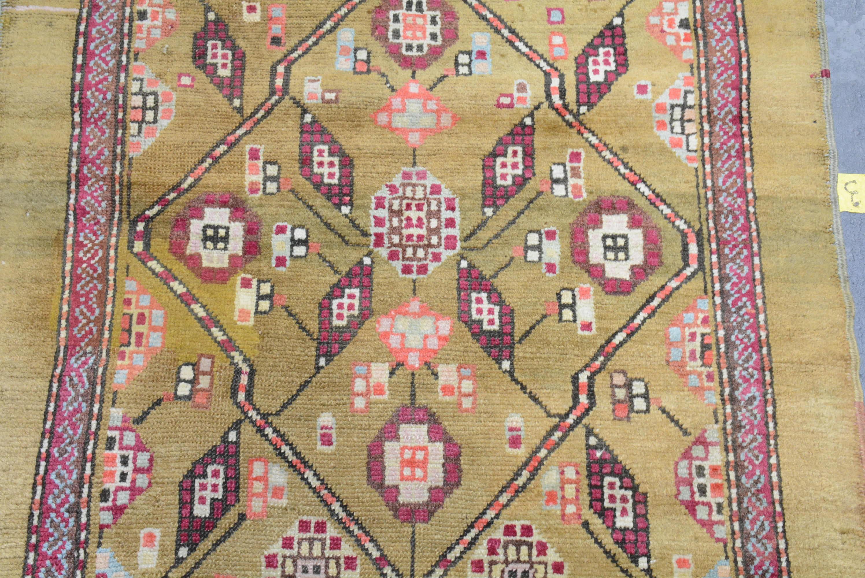Tribal Tapis de couloir antique Karabagh en vente