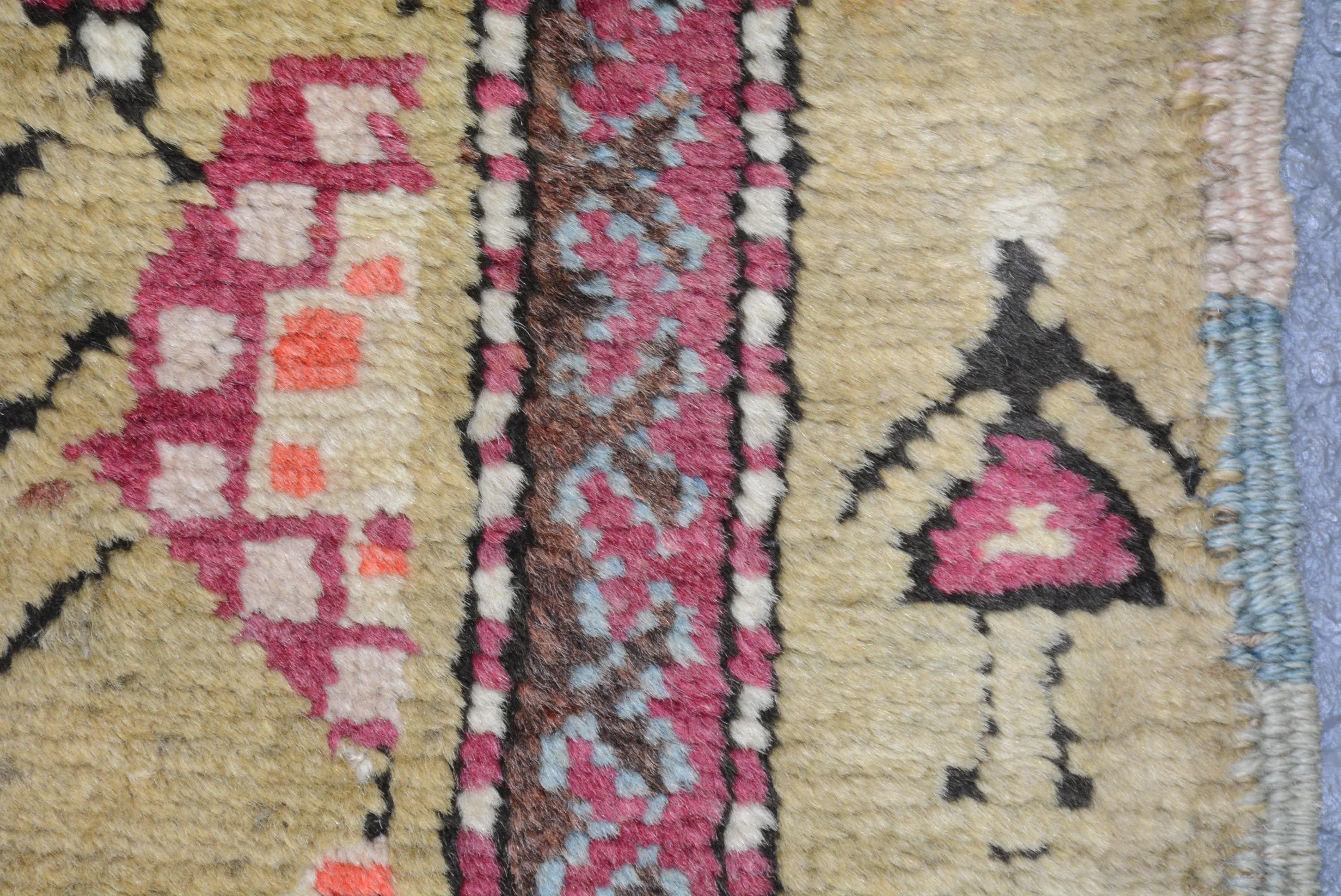 Tissage Tapis de couloir antique Karabagh en vente