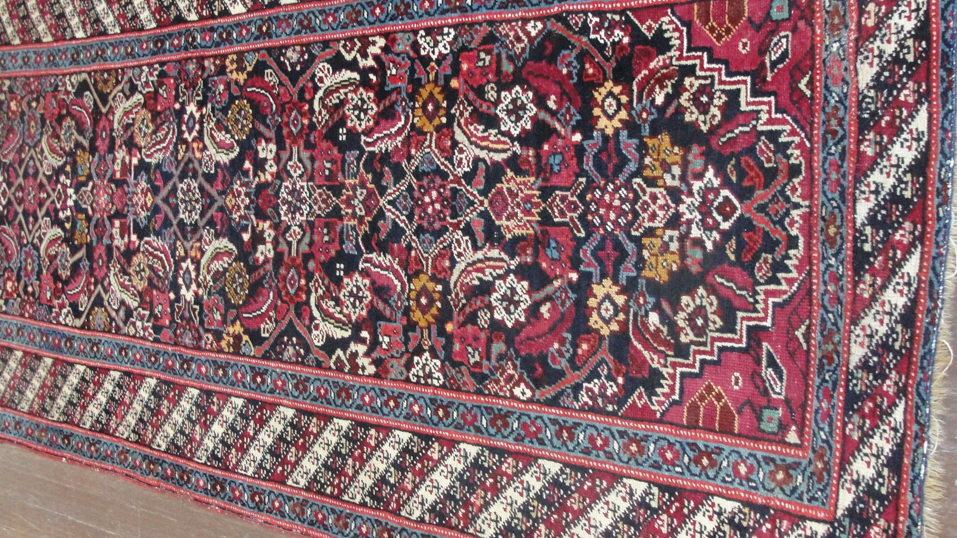 Antiker Karabagh/Kaukasischer Läufer, 0,94 m x 5,18 m (20. Jahrhundert) im Angebot