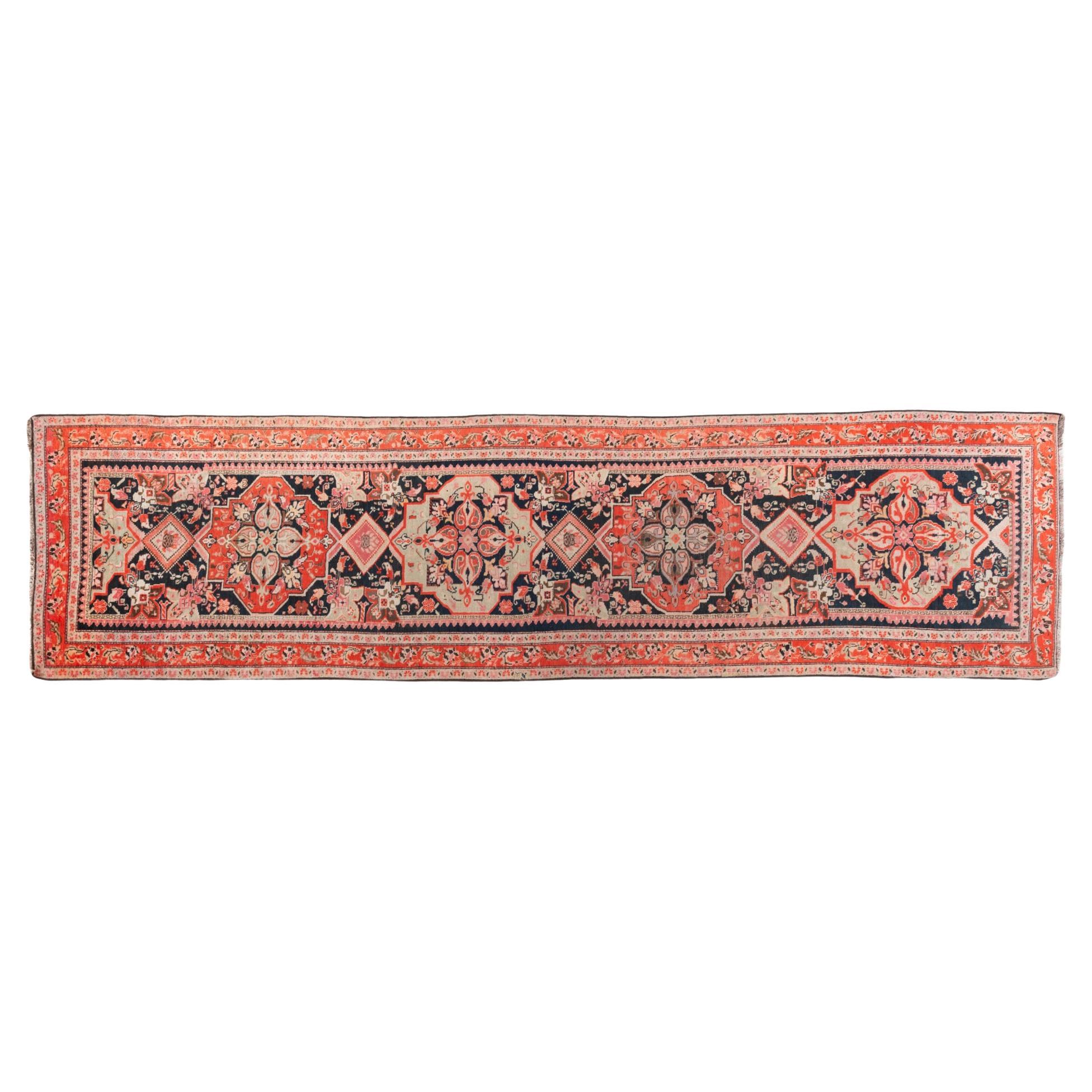 Tapis de couloir KARABAGH ancien