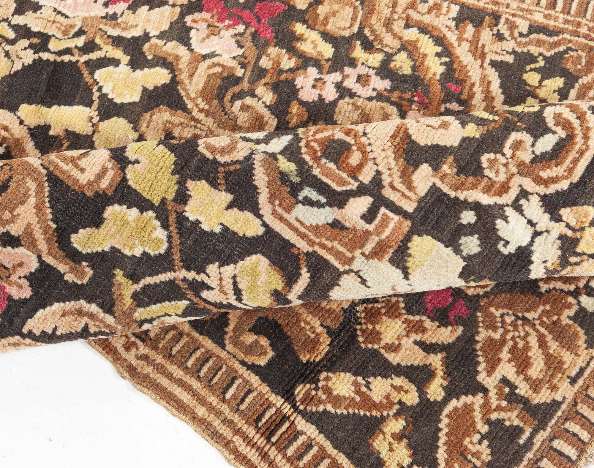 Tapis de course Karabagh ancien Doris Leslie Blau (taille ajustée) en vente 3