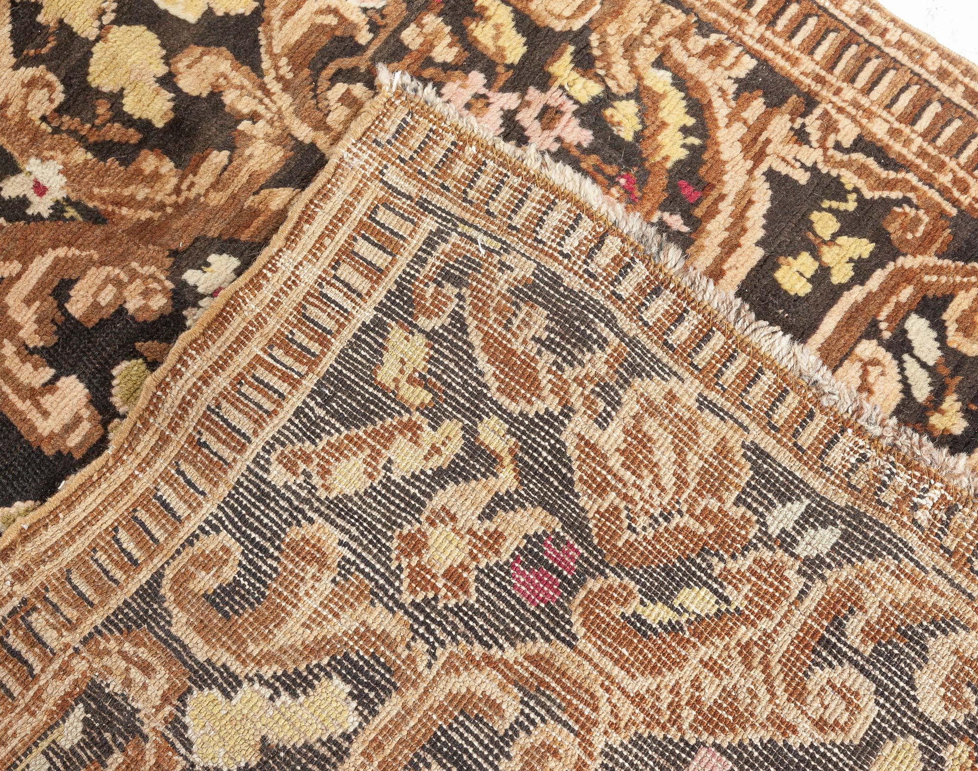 Tapis de course Karabagh ancien Doris Leslie Blau (taille ajustée) en vente 5