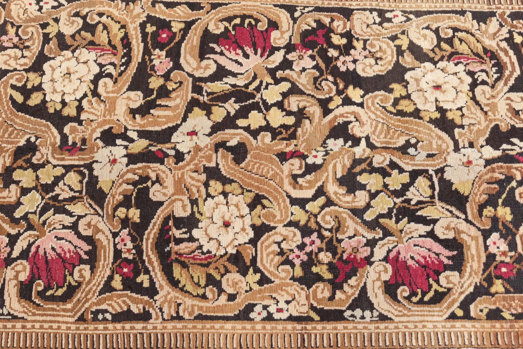Tapis de course Karabagh ancien Doris Leslie Blau (taille ajustée) Bon état - En vente à New York, NY