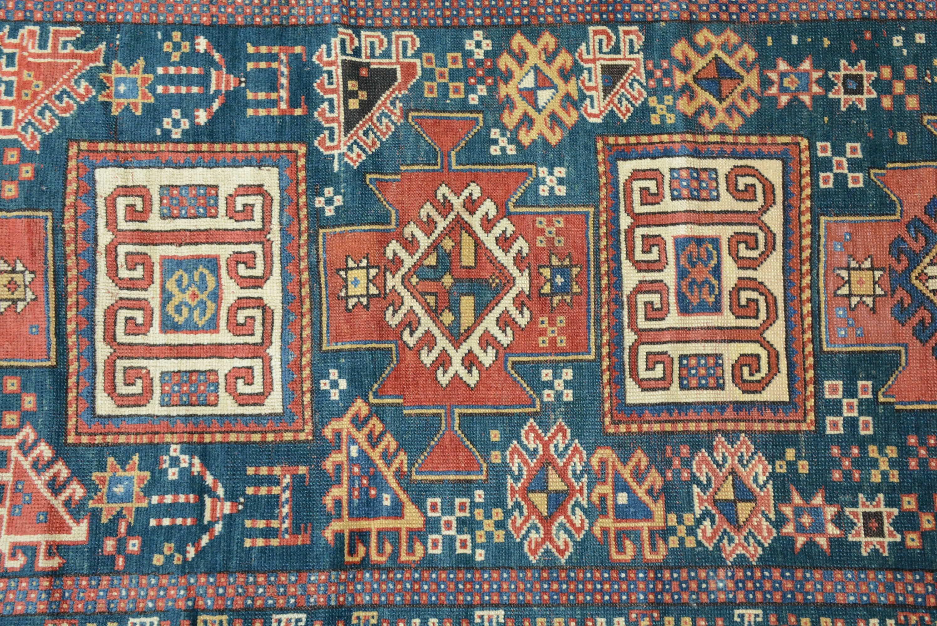 Antiker Kasachischer Karachopf Kazak-Gebetteppich (Armenisch) im Angebot