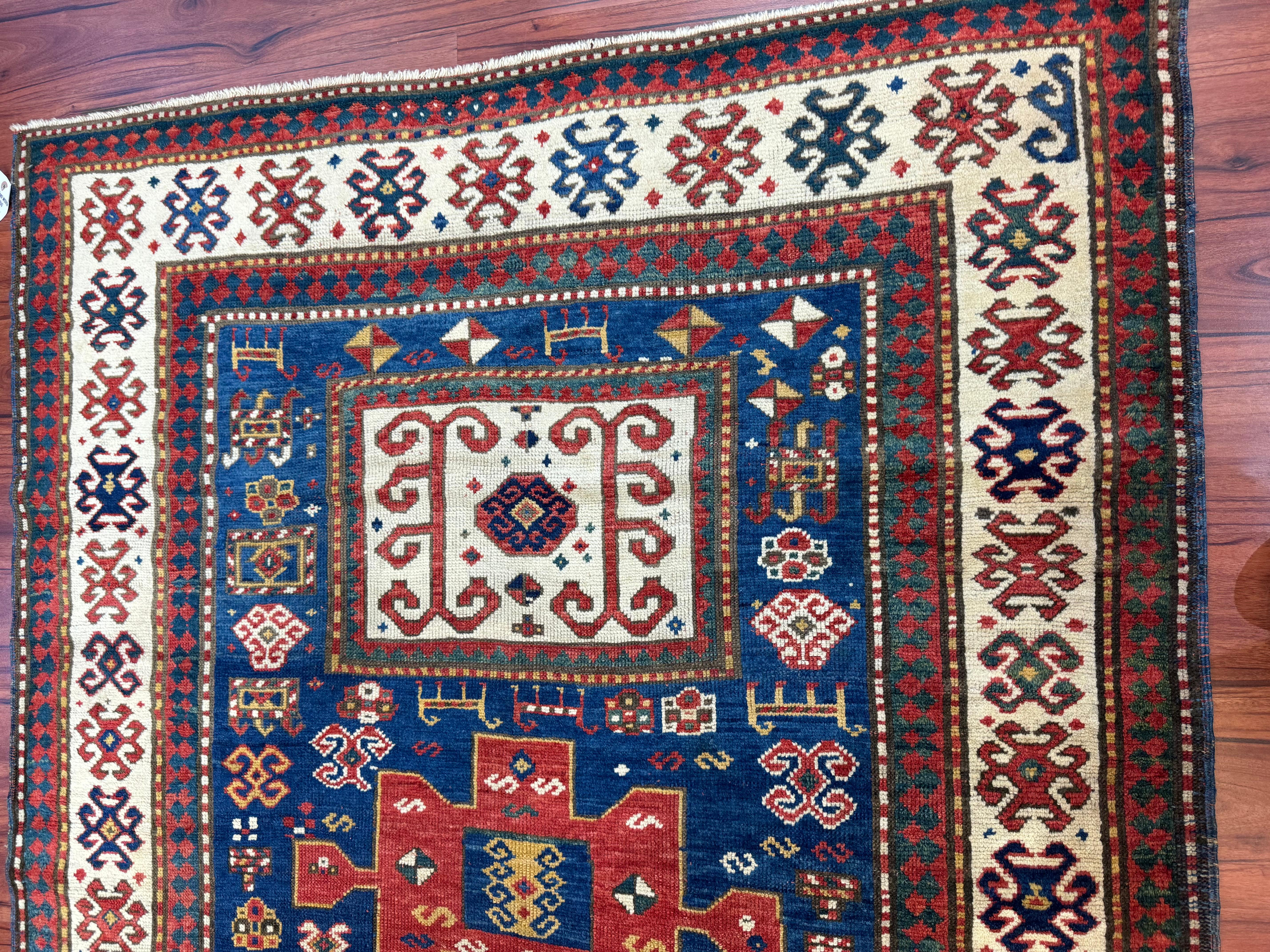 Antiker Karatschow-Kazak-Teppich  (Handgewebt) im Angebot