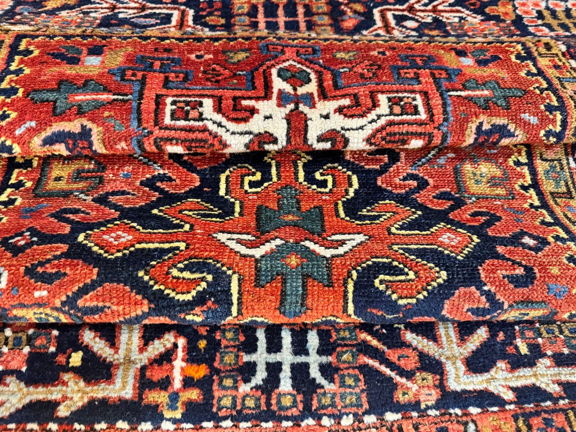 Antiker Karadja Teppich 1.48m x 1.00m im Angebot 11