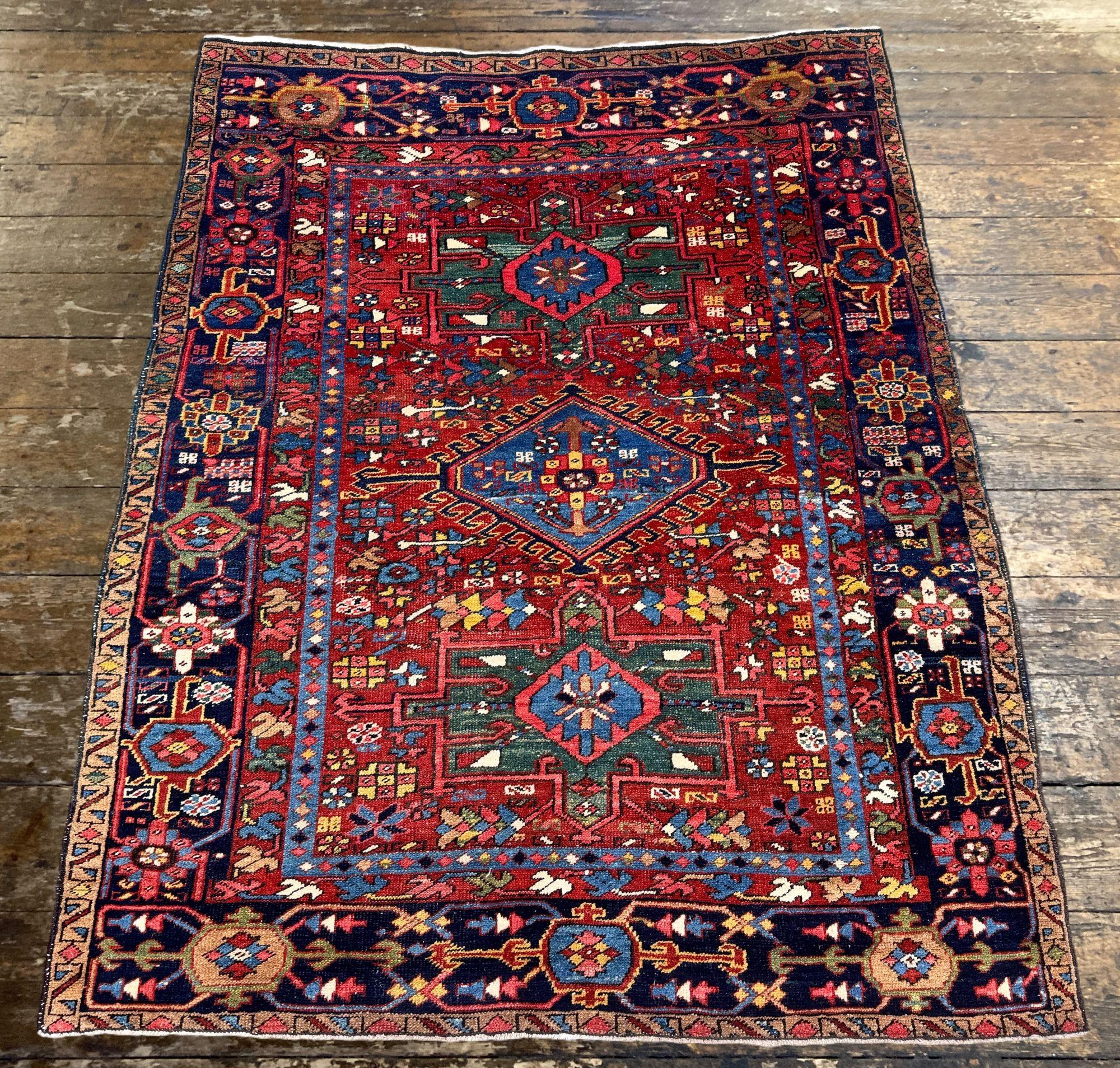 Antiker Heriz` Teppich 1,81 m x 1,44 m, antik (Frühes 20. Jahrhundert) im Angebot