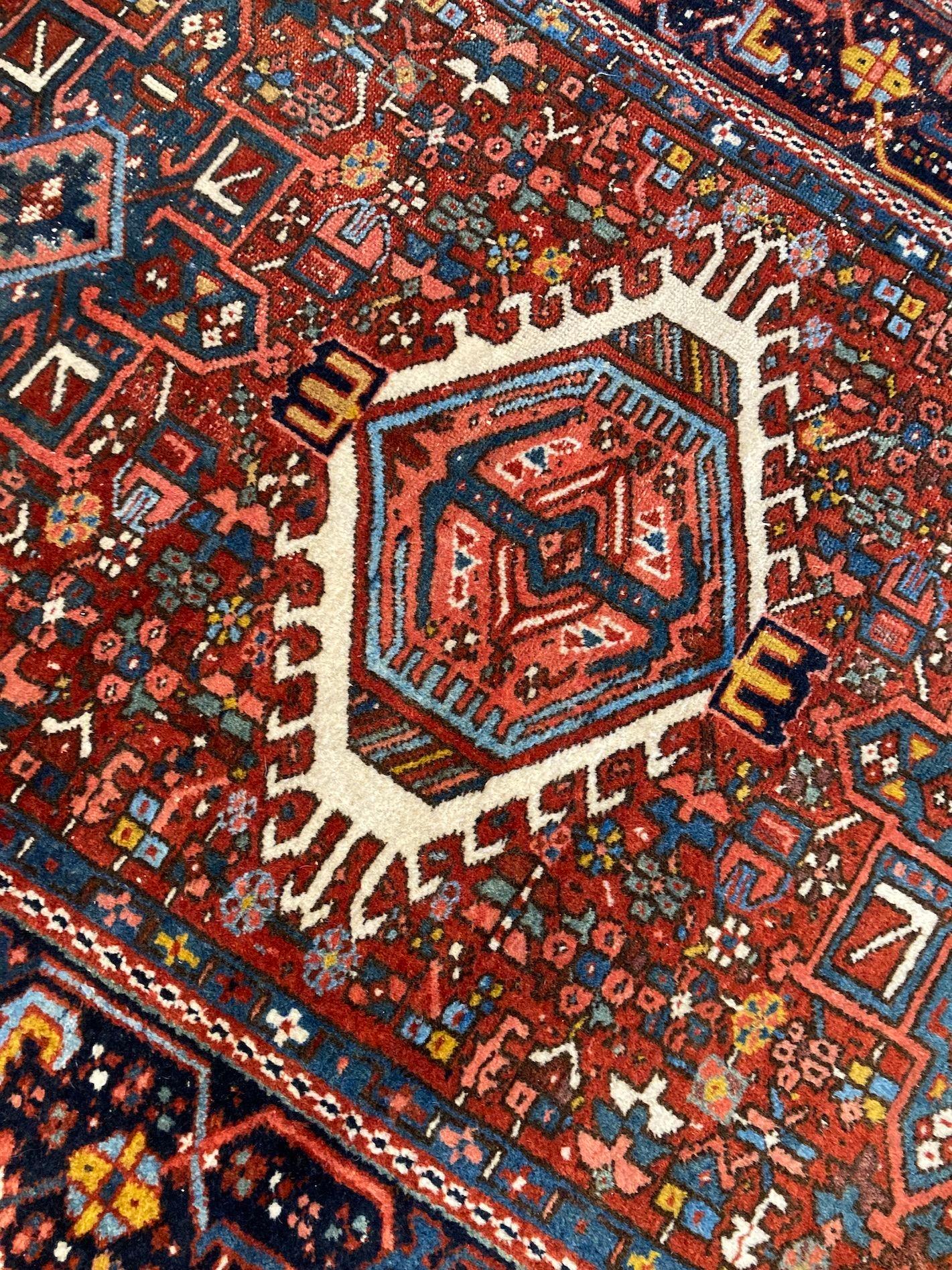 Antiker Karadja-Teppich 1,93m x 1,41m im Angebot 5