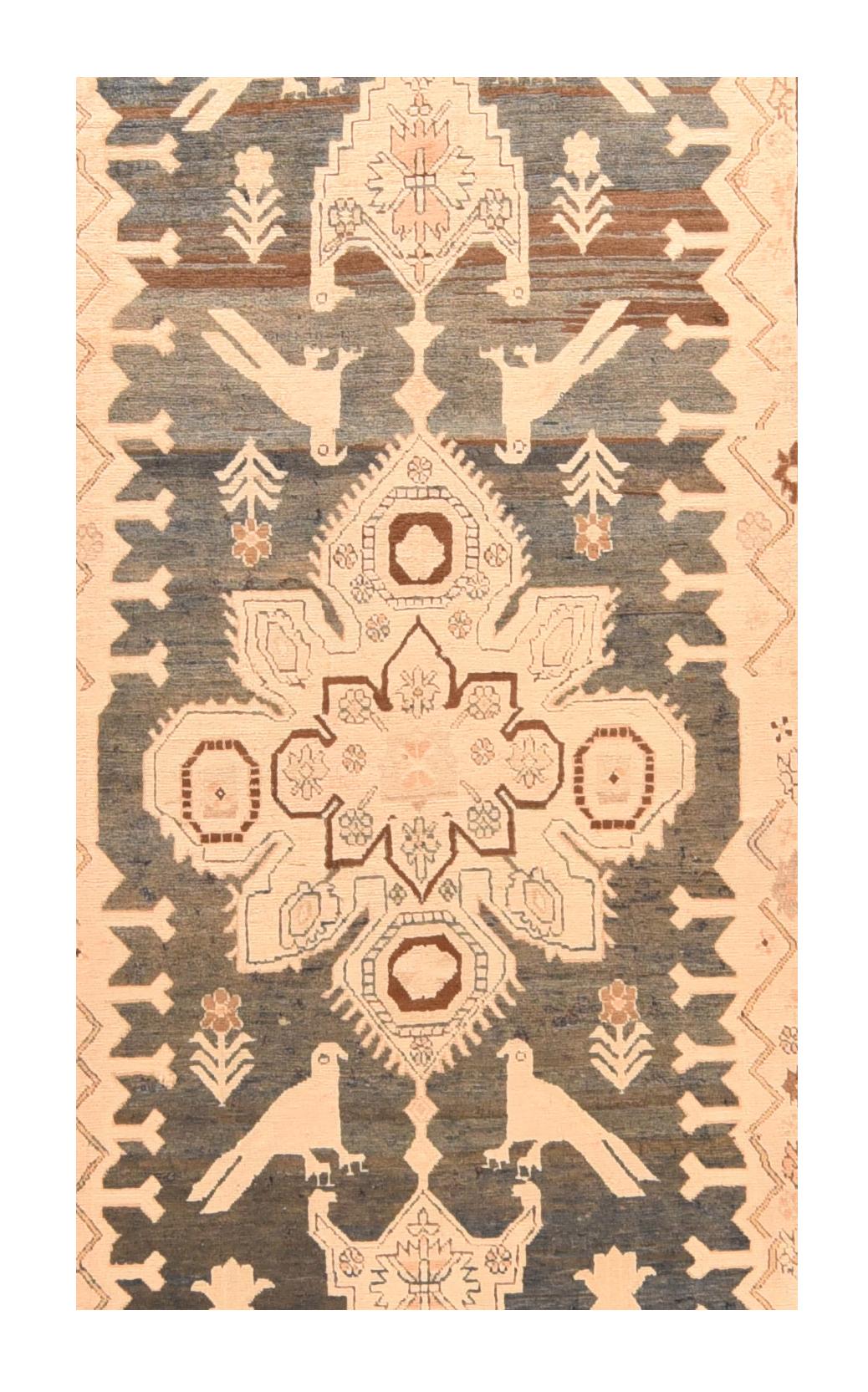 Antiker Karaeagh-Läufer 3'7'' x 18'6'' (Asiatisch) im Angebot