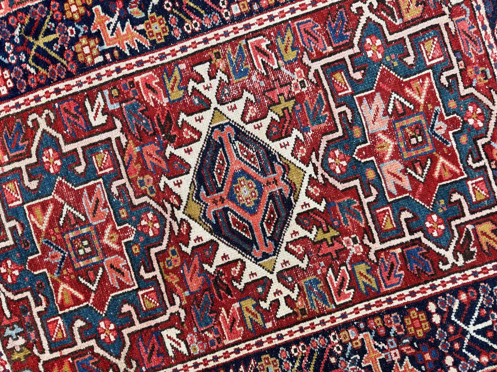 Antiker Karaja-Teppich 1,28m x 0,99m im Angebot 6