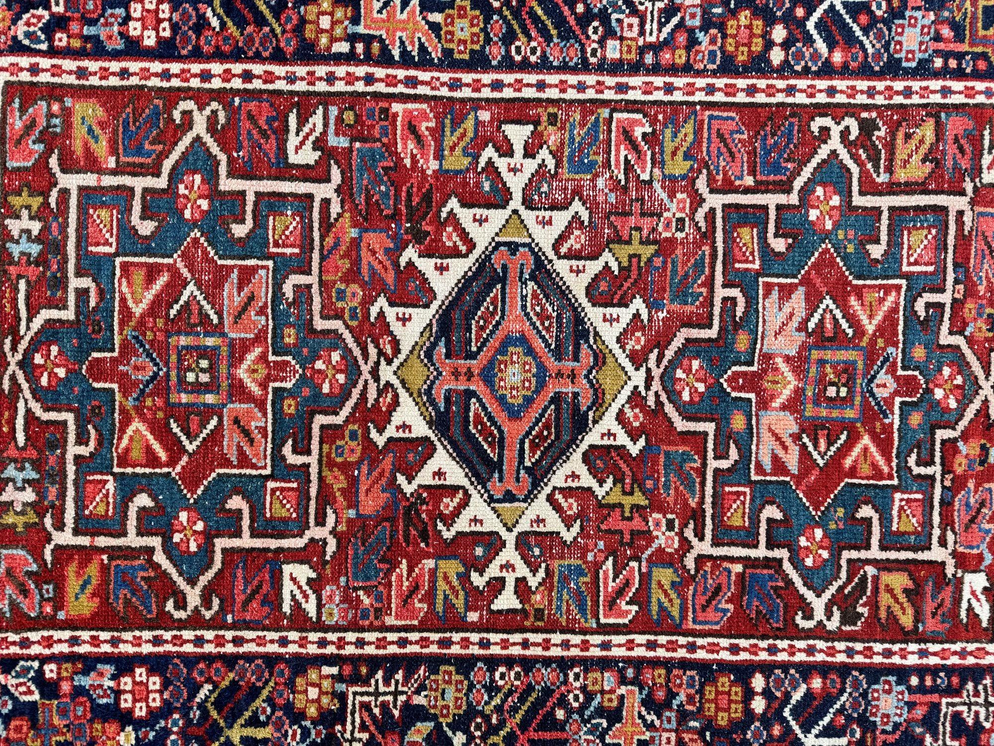 Antiker Karaja-Teppich 1,28m x 0,99m im Angebot 9