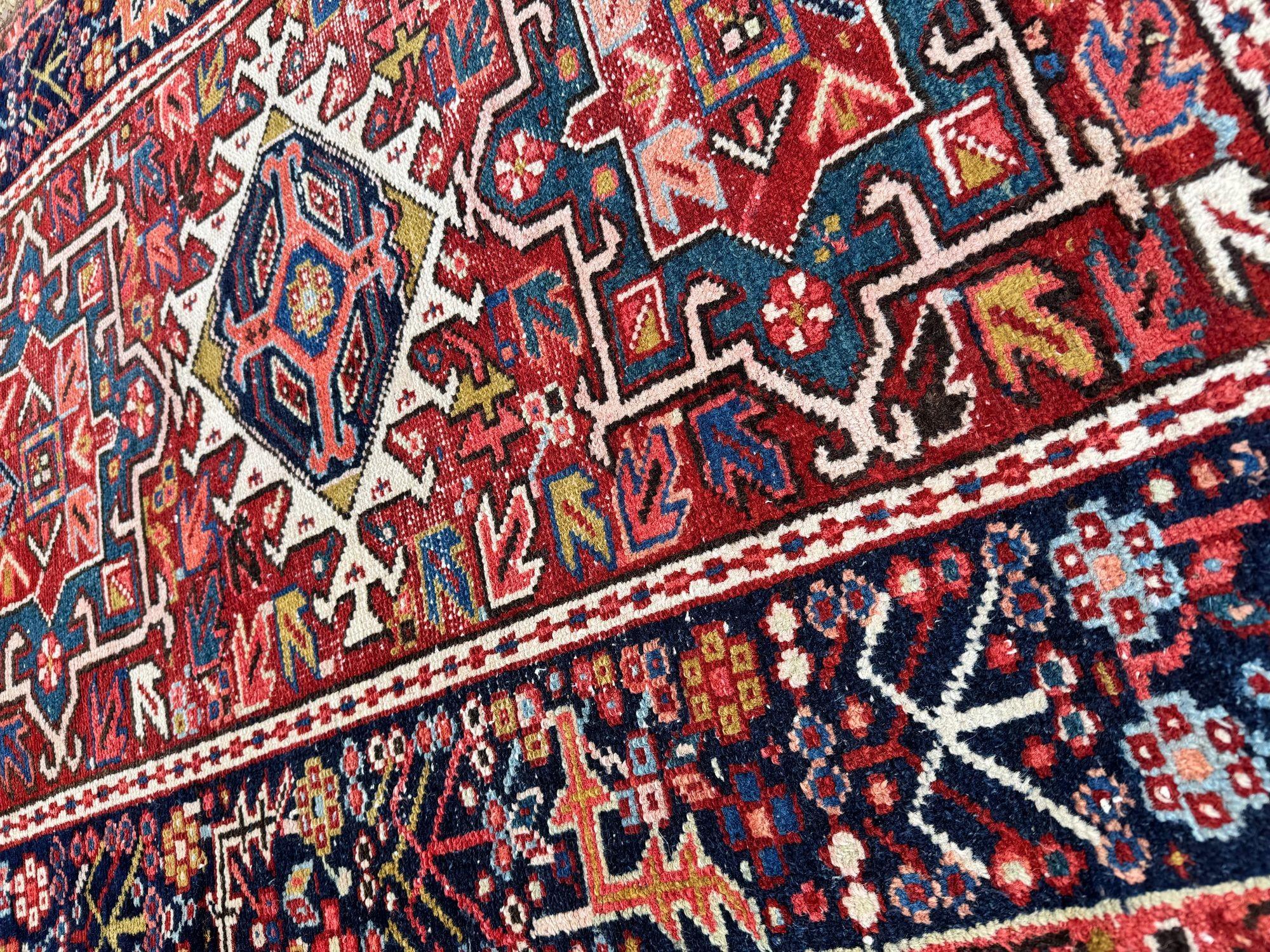 Antiker Karaja-Teppich 1,28m x 0,99m im Angebot 10
