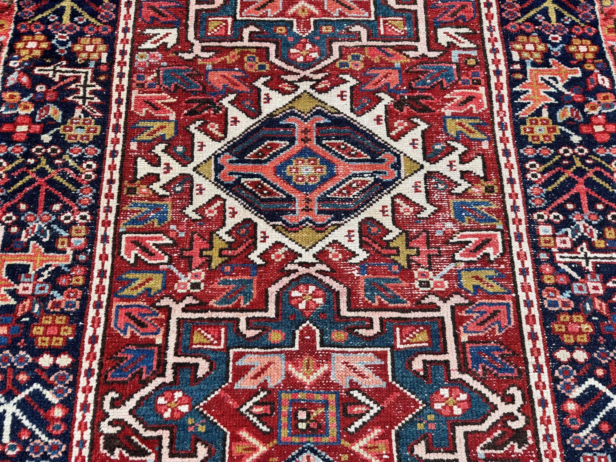 Antiker Karaja-Teppich 1,28m x 0,99m im Angebot 3