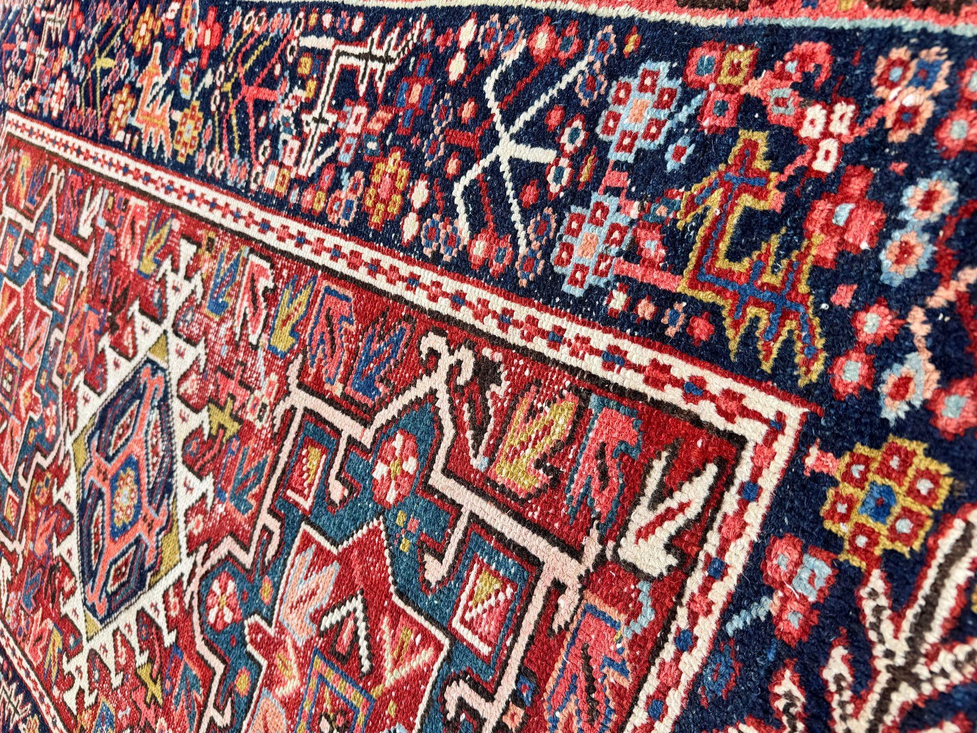 Antiker Karaja-Teppich 1,28m x 0,99m im Angebot 4