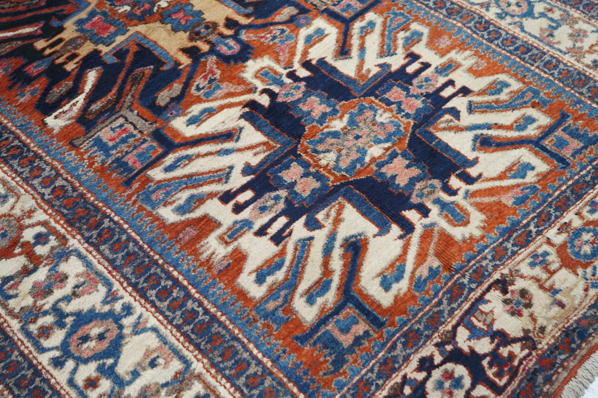 Antiker Karajeh-Gewebe-Teppich 4'5'' x 7'5'' im Angebot 1