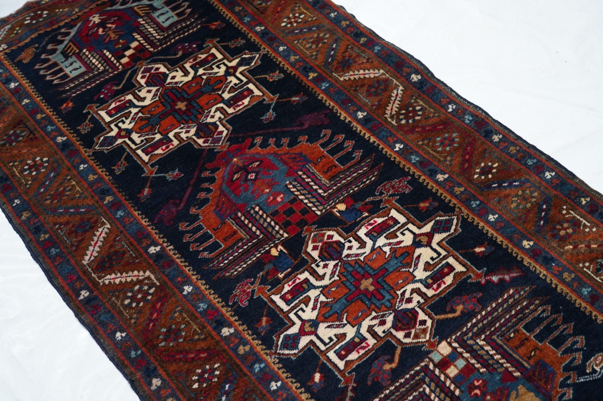 Antiker Karajeh Heriz-Läufer 2'9'' x 14'8'' im Angebot 1
